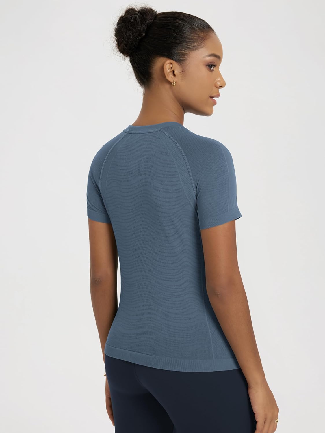 ODODOS Women's Seamless Performance Short Sleeve T-Shirt - Lightweight Breathable Slim Fit Running Workout Top -Waist Length - Image 3