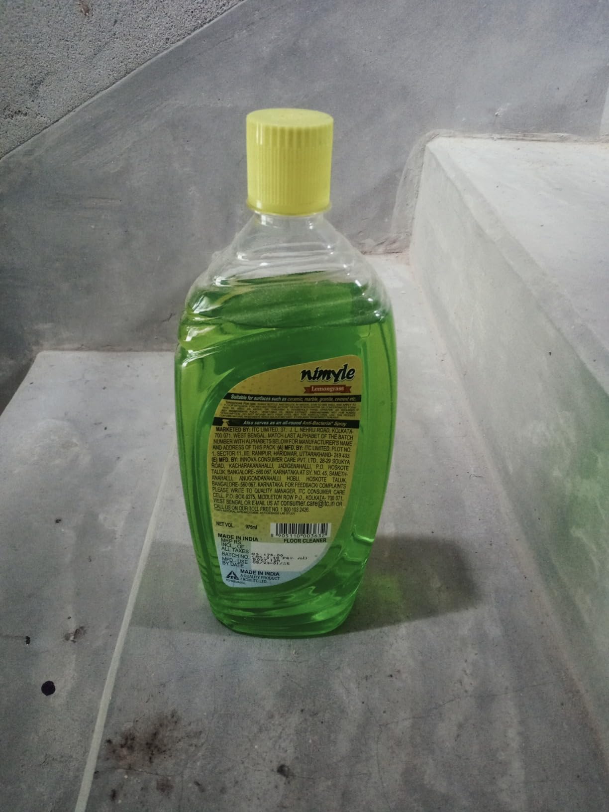 Nimyle ITC's Eco Friendly Floor Cleaner, 975ml, with Power of Neem for