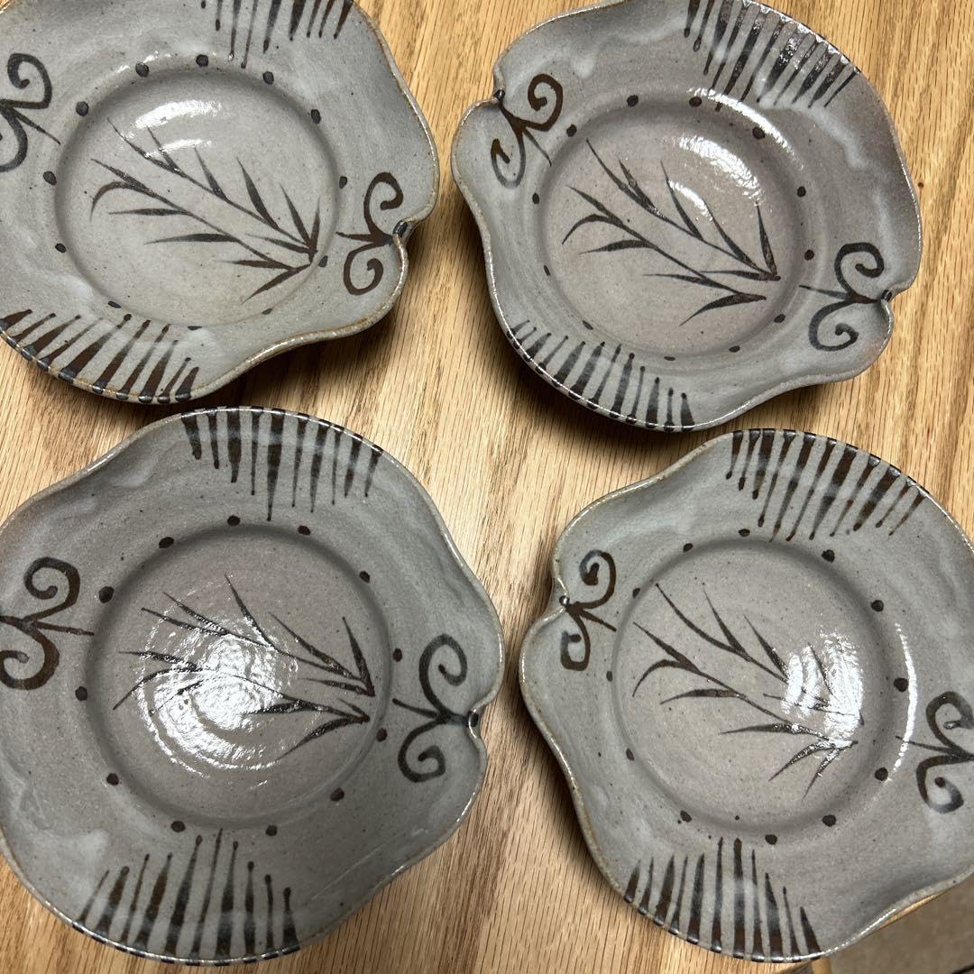 三玄窯　絵唐津草紋　向付4客　中里重利 三玄窯 絵唐津草紋 向付4客 中里重利 中里重利 (三