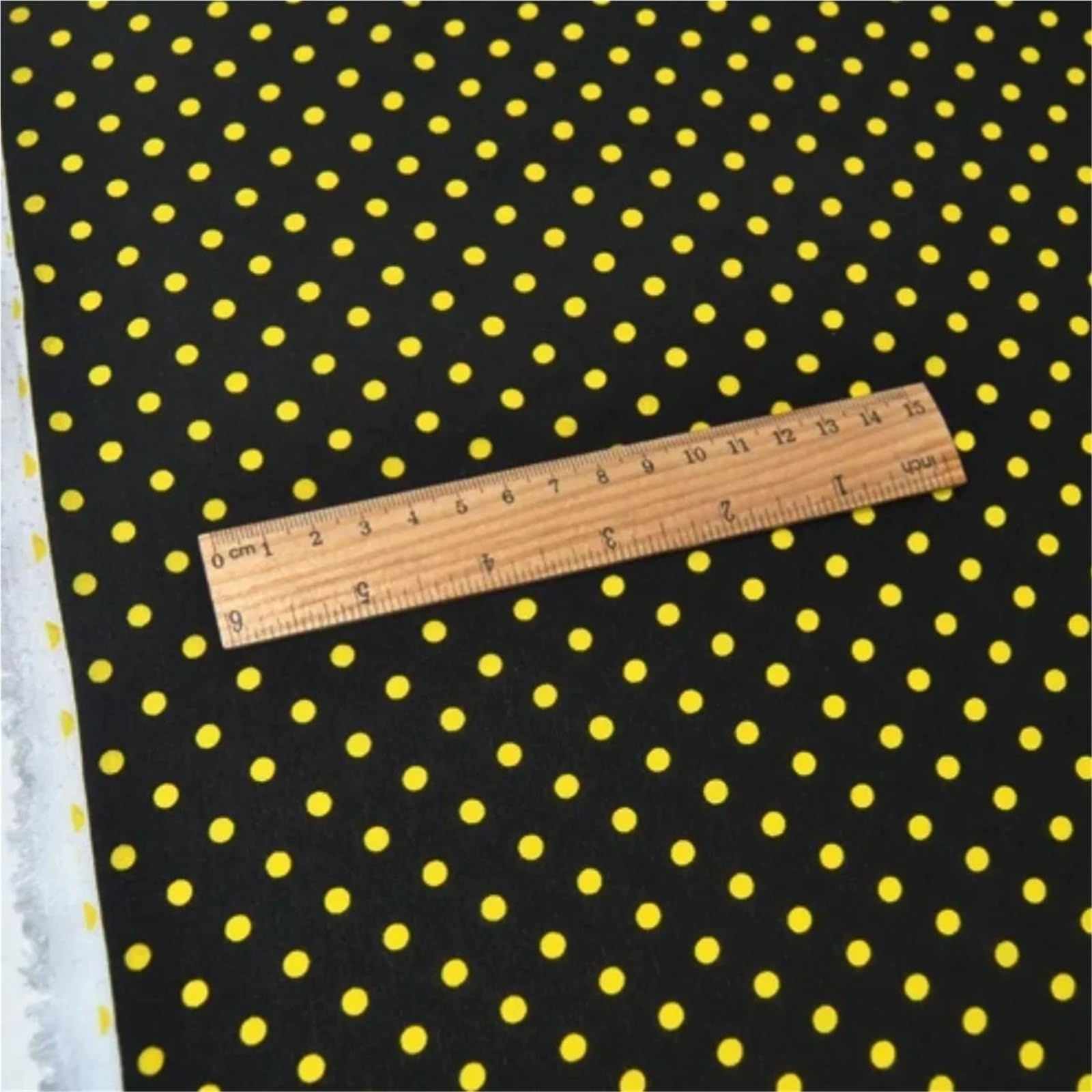 Tela de lunares Base negra, diseño De lunares amarillos, tela crepé seda transpirable for verano for mujer, vestido, ropa, falda for dormir