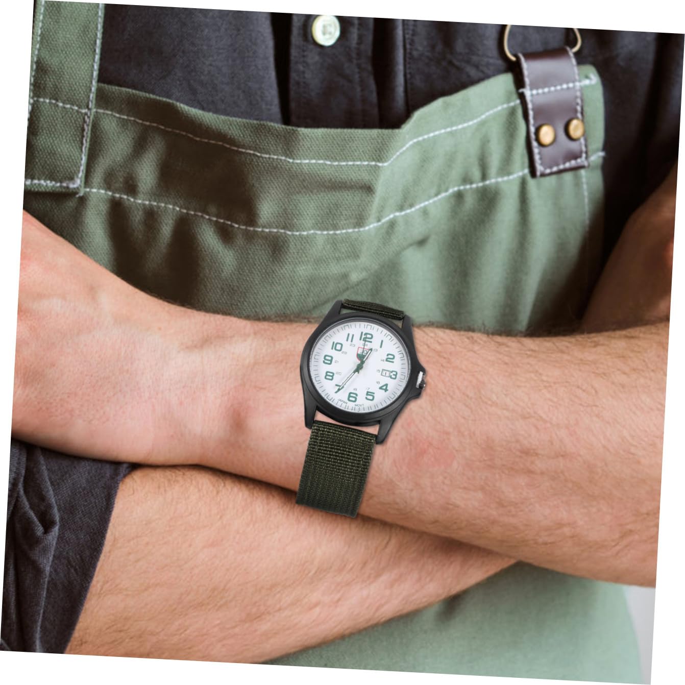 LIFKOME Abschluss Geschenk Stilvolle Herrenarmbanduhr mit Kalender und Grünem Nylonarmband Modische Quarzuhr für Sportliche Männer und Militärischen Look