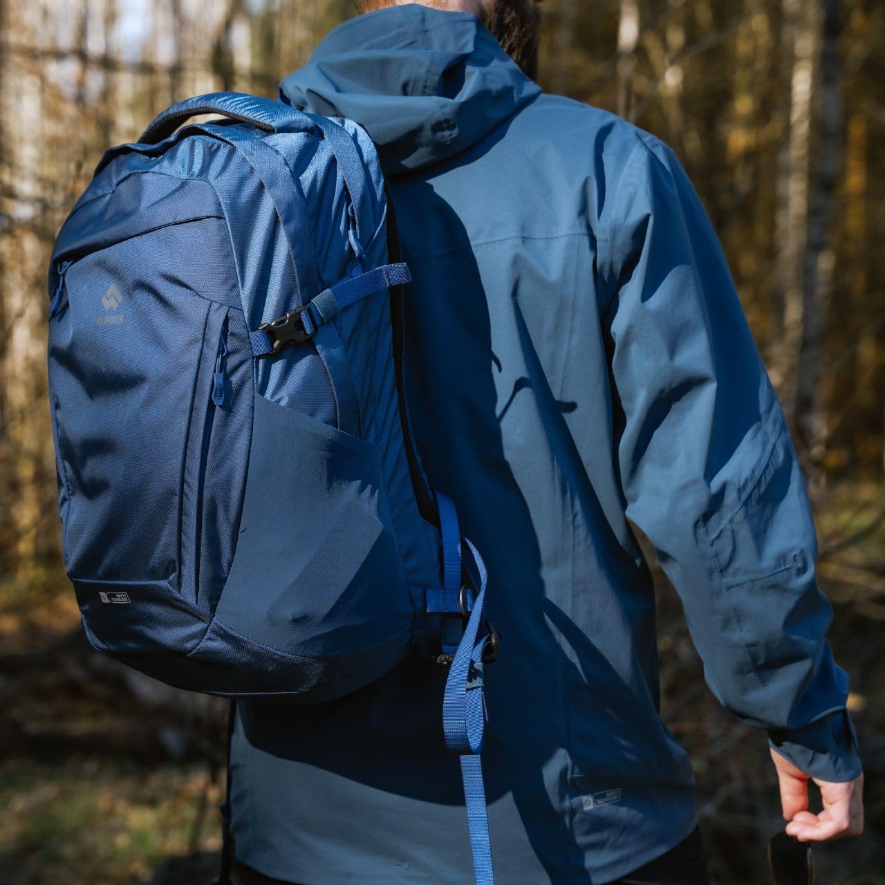 Alpinus - Plecak Turystyczny Masca 30, Plecak Trekkingowy, System H20, Gwizdek, Dzielona Komora na Laptop, Paski Kompresyjne, niebieski TR11444