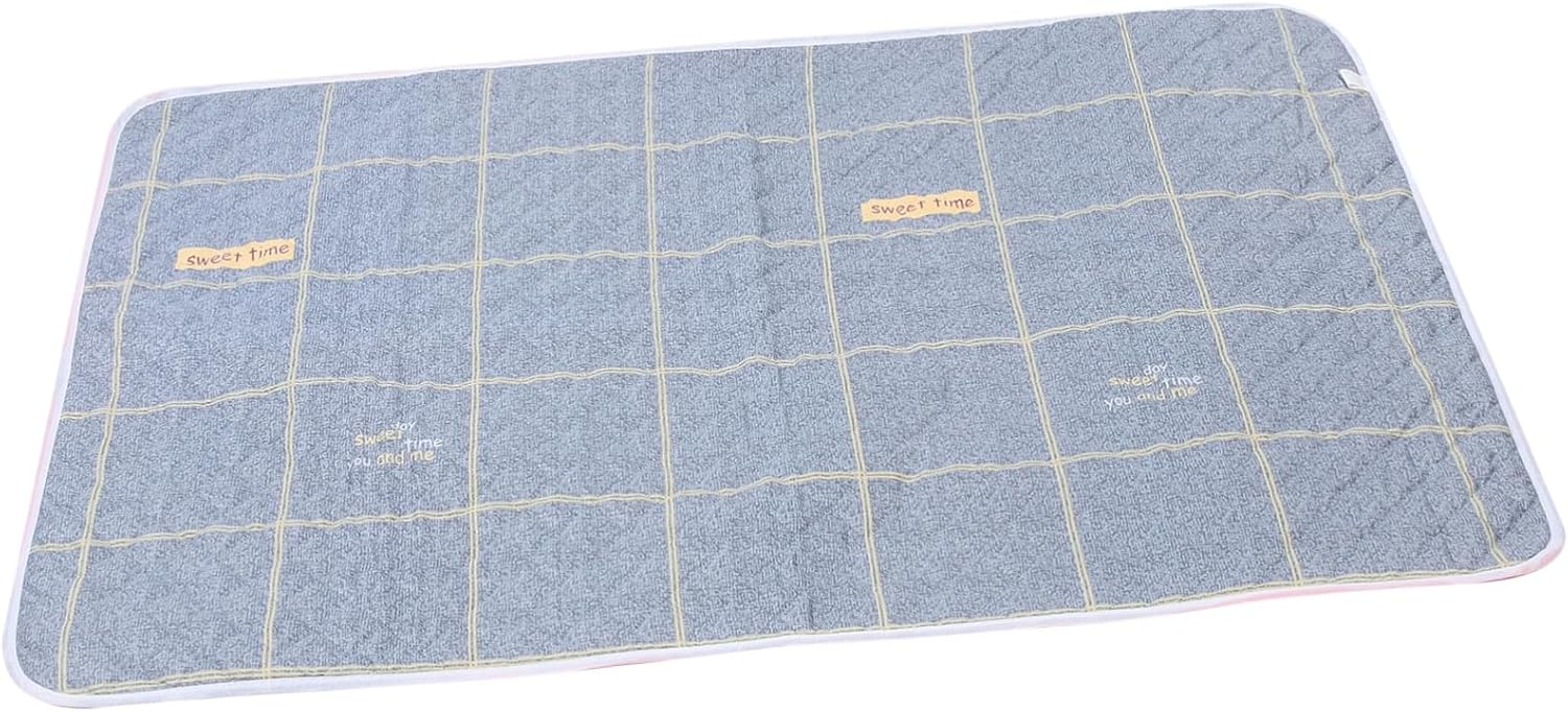 Ipetboom Washable Incontinence Bed Pad for Adults and Seniors Thick Cotton Diaper Mat with Strong Absorption Reusable Bed Protector for Elderly Patients and Night Use Random Color
