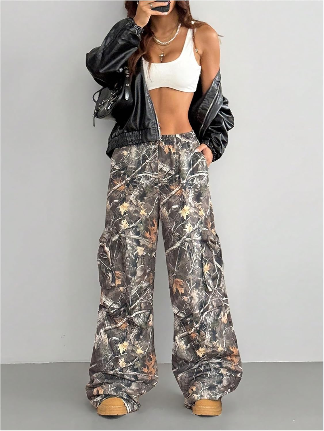 Verdusa Women's Camo Cargo Baggy Pants Y2K Streetwear Drawstring Wide Leg Trousers Flare Sweatpants - Image 5