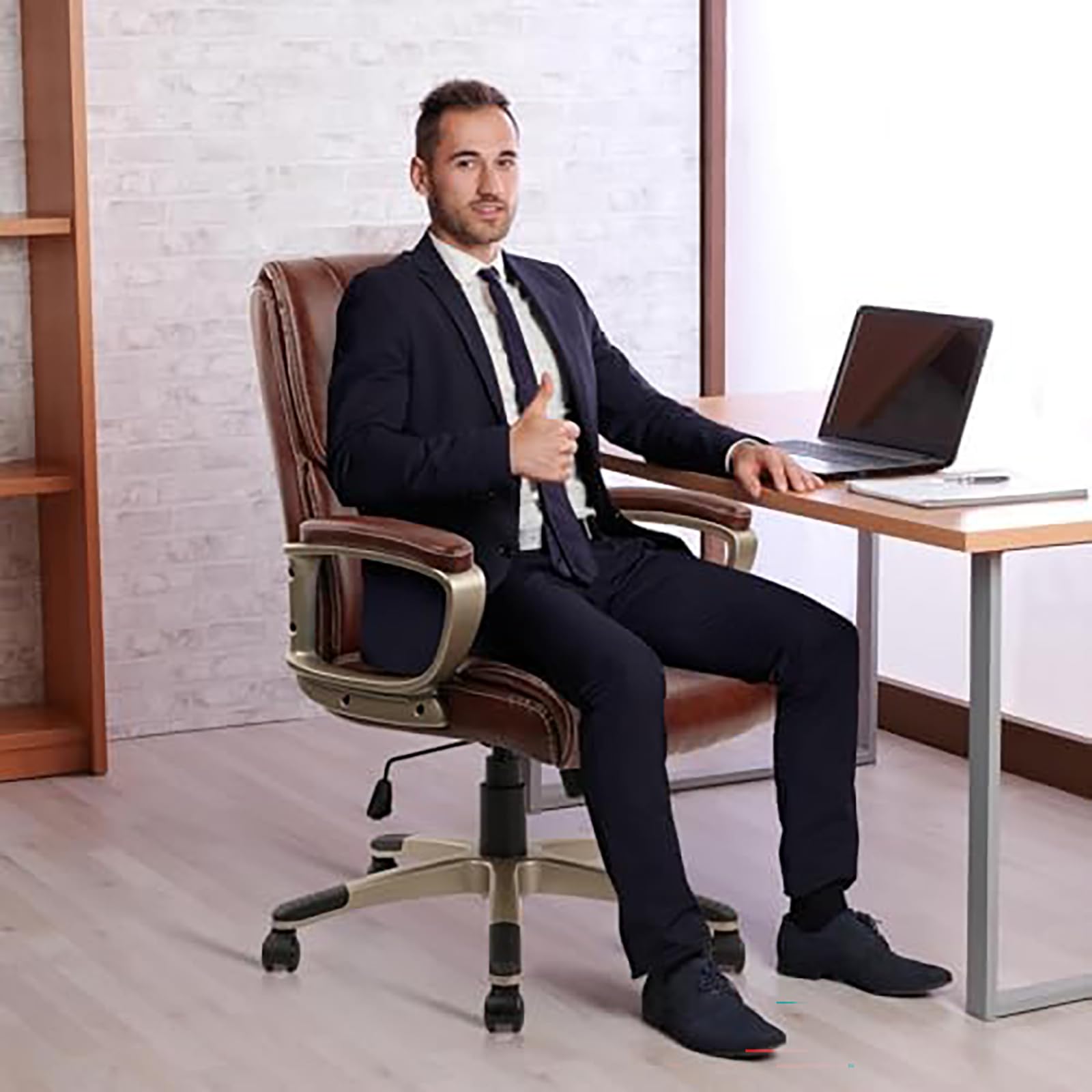 CLATINA Chefsessel Hohe Rückenlehne PU Leder Bürostuhl mit Rollen Armlehnen Ergonomische Lendenstütze Höhenverstellbar 360° Drehbarer Schreibtischstuhl für Konferenzraum Homeoffice Braun