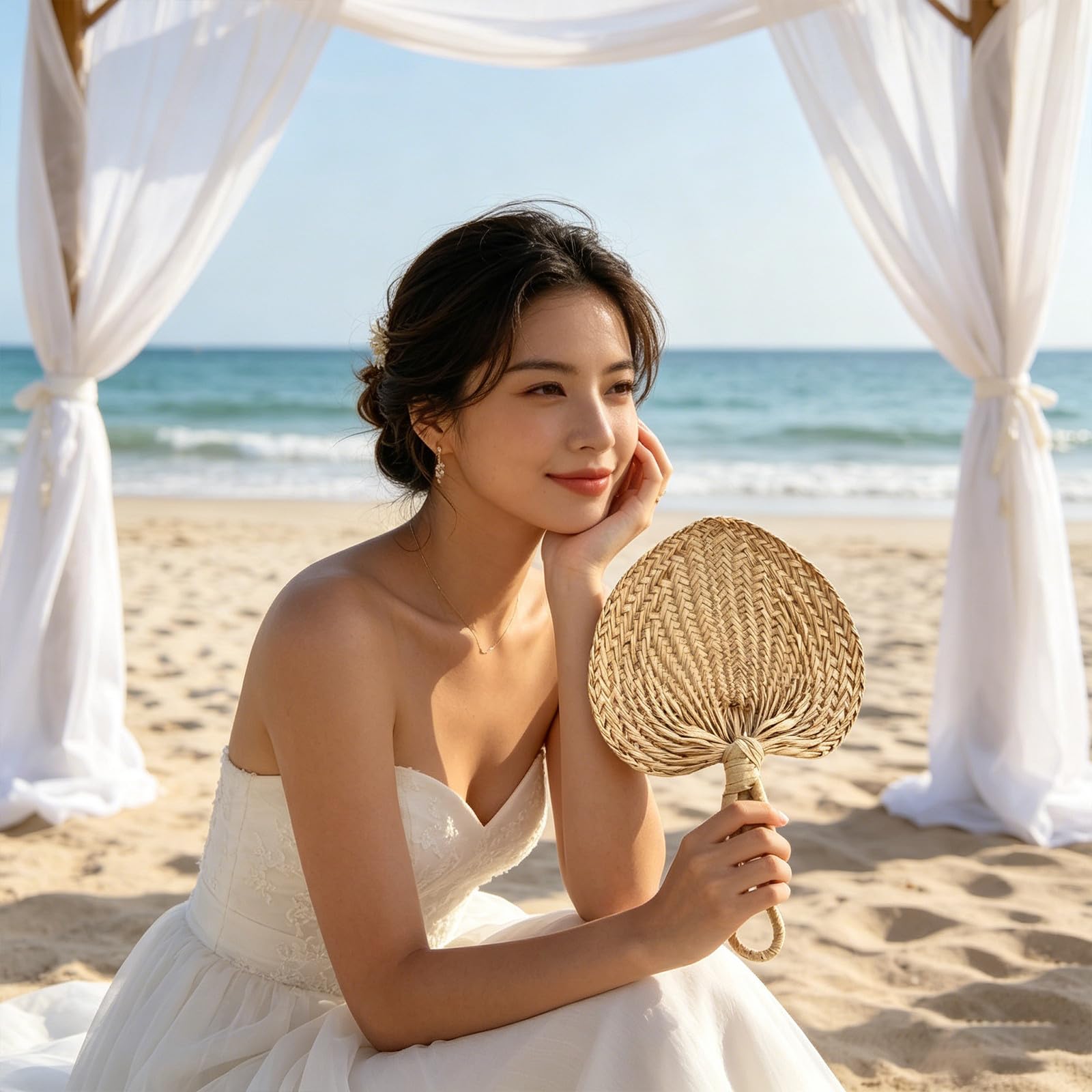 Handgefertigte Palmblatt Fächer 12 Stück aus Bulrush für Hochzeiten | Beige, Handgewebt und Wiederverwendbar, für Braut und Brautjungfern bei Outdoor Zeremonien