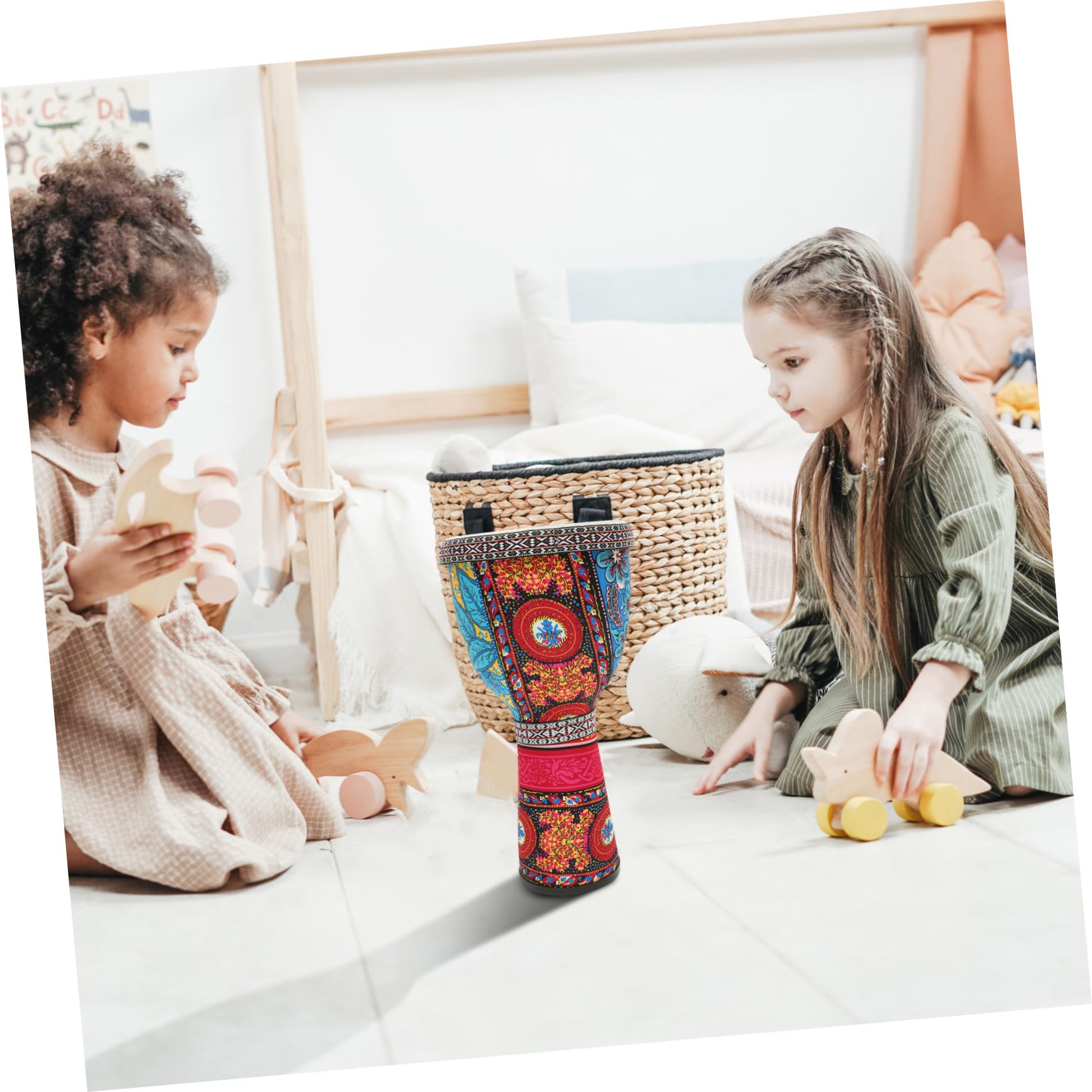 Djembé Africano Pequeño PVC 8, 5 Pulgadas para Niños y Principiantes | 1 Pieza, Correa y Cuerda Incluidas, Patrón Pintado a Mano, Uso en Escuela Banda Estilo Aleatorio
