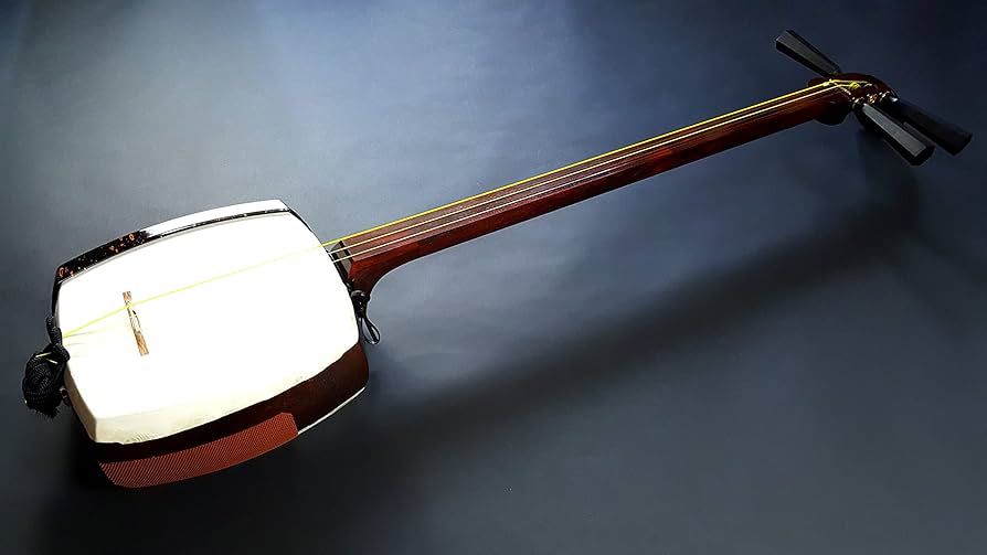 【職人技フルメンテ済み】 津軽三味線 トチ棹 一本溝 紅木 超重量 美品 民謡紅木1.5短三味線セット【丸打胴】 短棹三味線 舞台用三味線