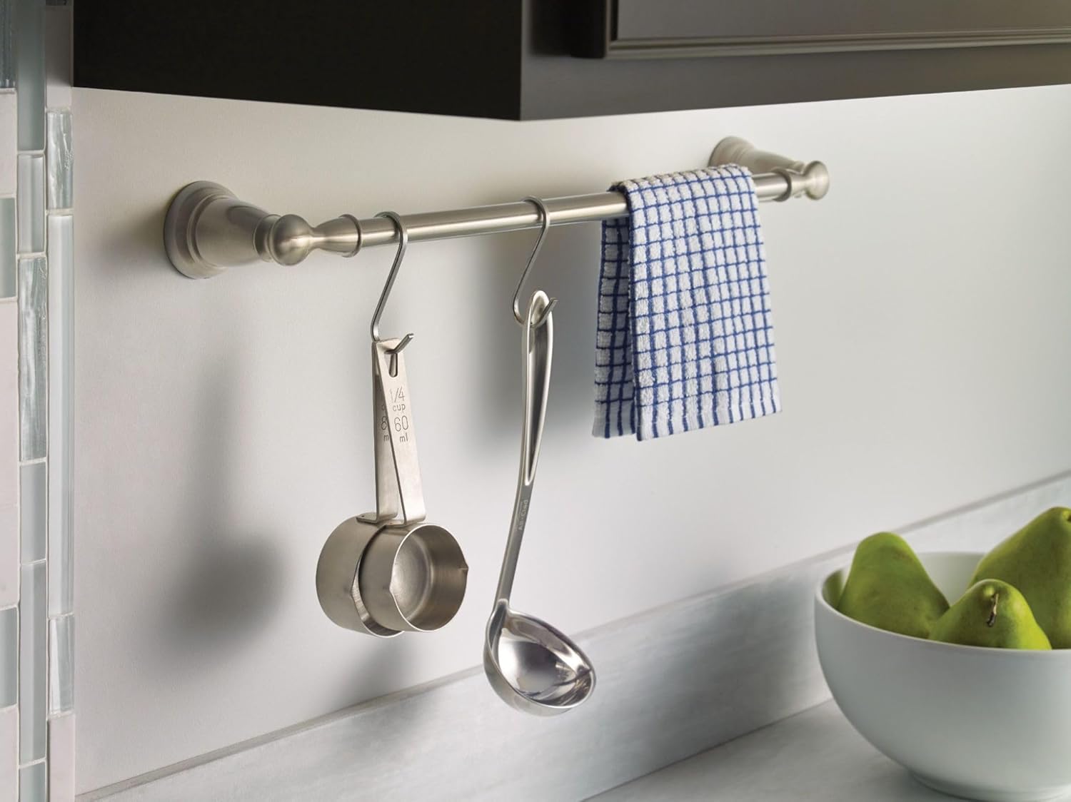 Moen Y2624BN Banbury 24-Inch Towel Bar, Brushed Nickel