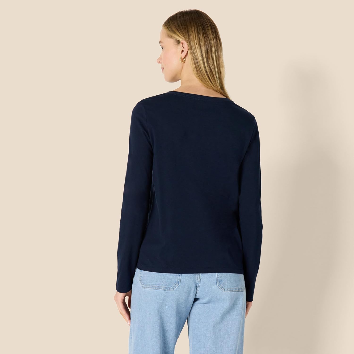 Amazon Essentials Women's 100% Cotton Regular-Fit Long-Sleeve V-Neck T-Shirt - Image 2