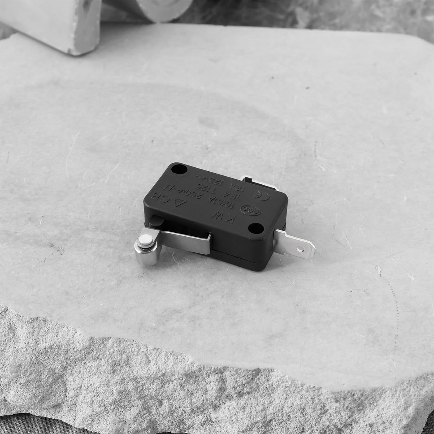 2pcs Golf Cart Accelerator Micro Switches 16A 250V 10896 25861G01 25861-G01 KW7-0 Compatible with EZGO Electric 1994-Up TXT PDS DCS