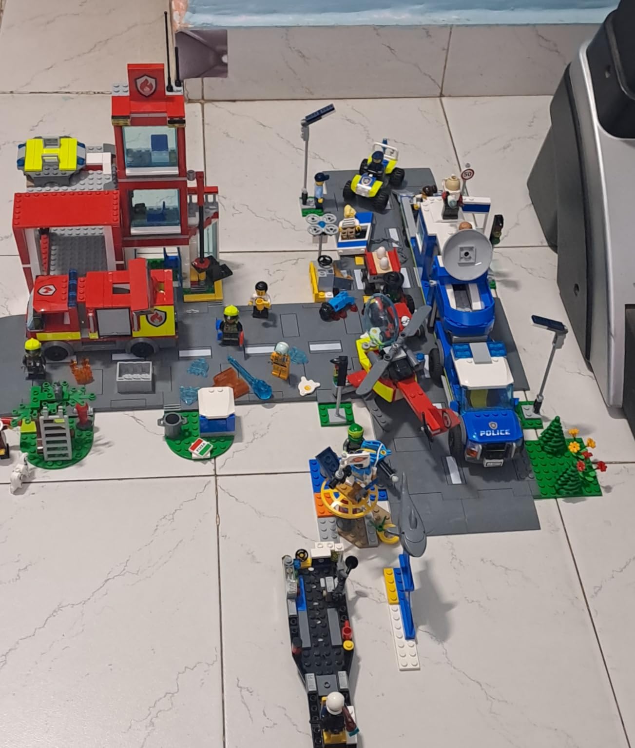 LEGO City Road Plates 60304 Building Kit (112 Pieces) Creator 3In1 ...