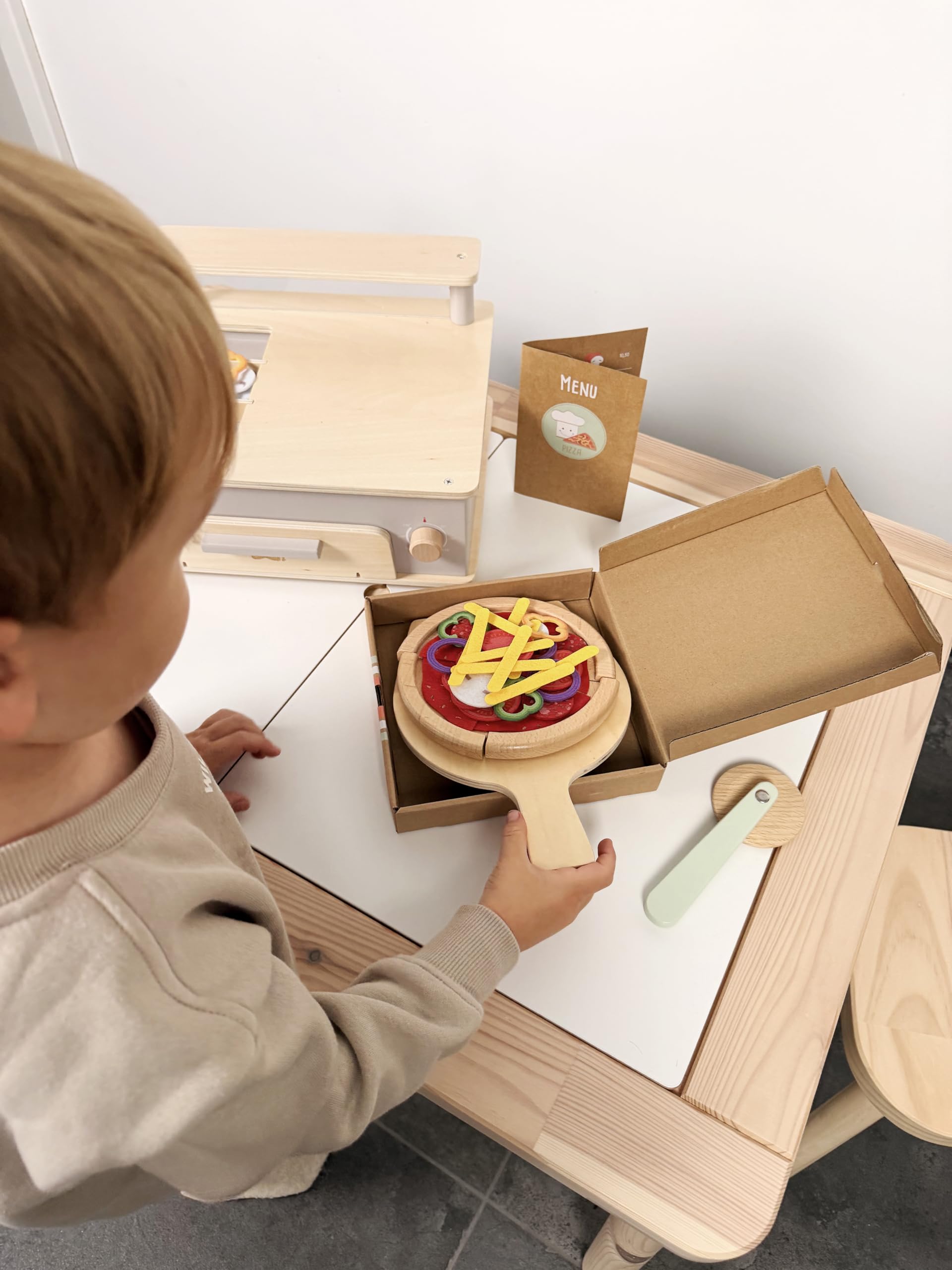 small Foot Pizzeria-Set aus Holz, multifunktionaler Pizzaofen mit umfangreichem Zubehör, hochwertiges Rollenspielset, für Kinder ab 3 Jahren, 12696, Holzfarben
