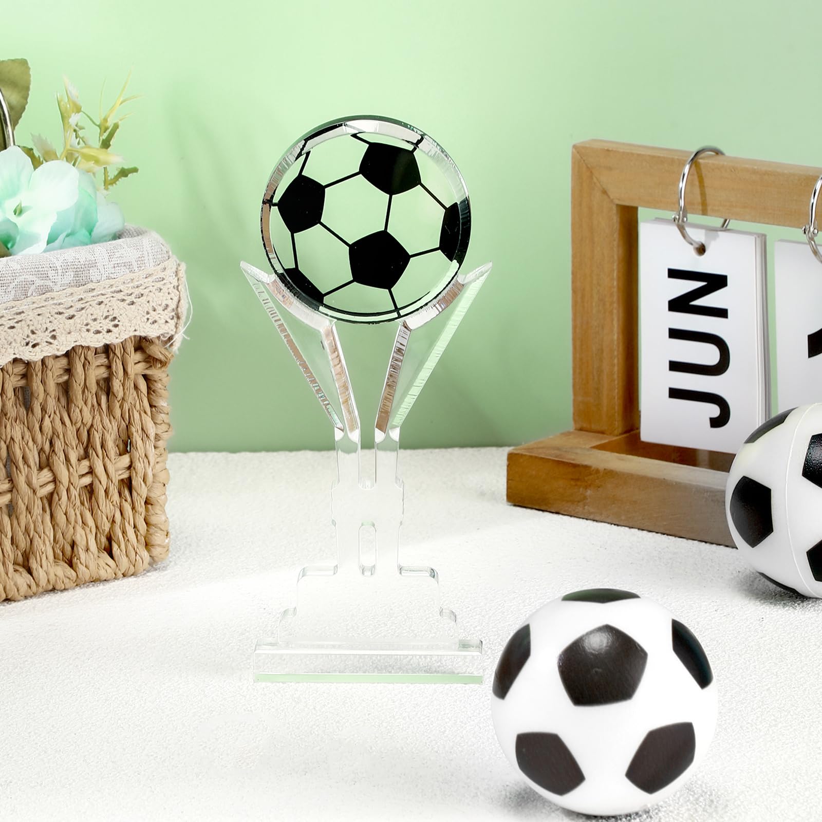 Moucuny 1 trofeo de fútbol de acrílico pequeño premio de fútbol de 6.69 x 2.76 pulgadas, juego de campeonato, premio de balón de fútbol, regalo de entrenador de fútbol acrílico, regalo para atletas