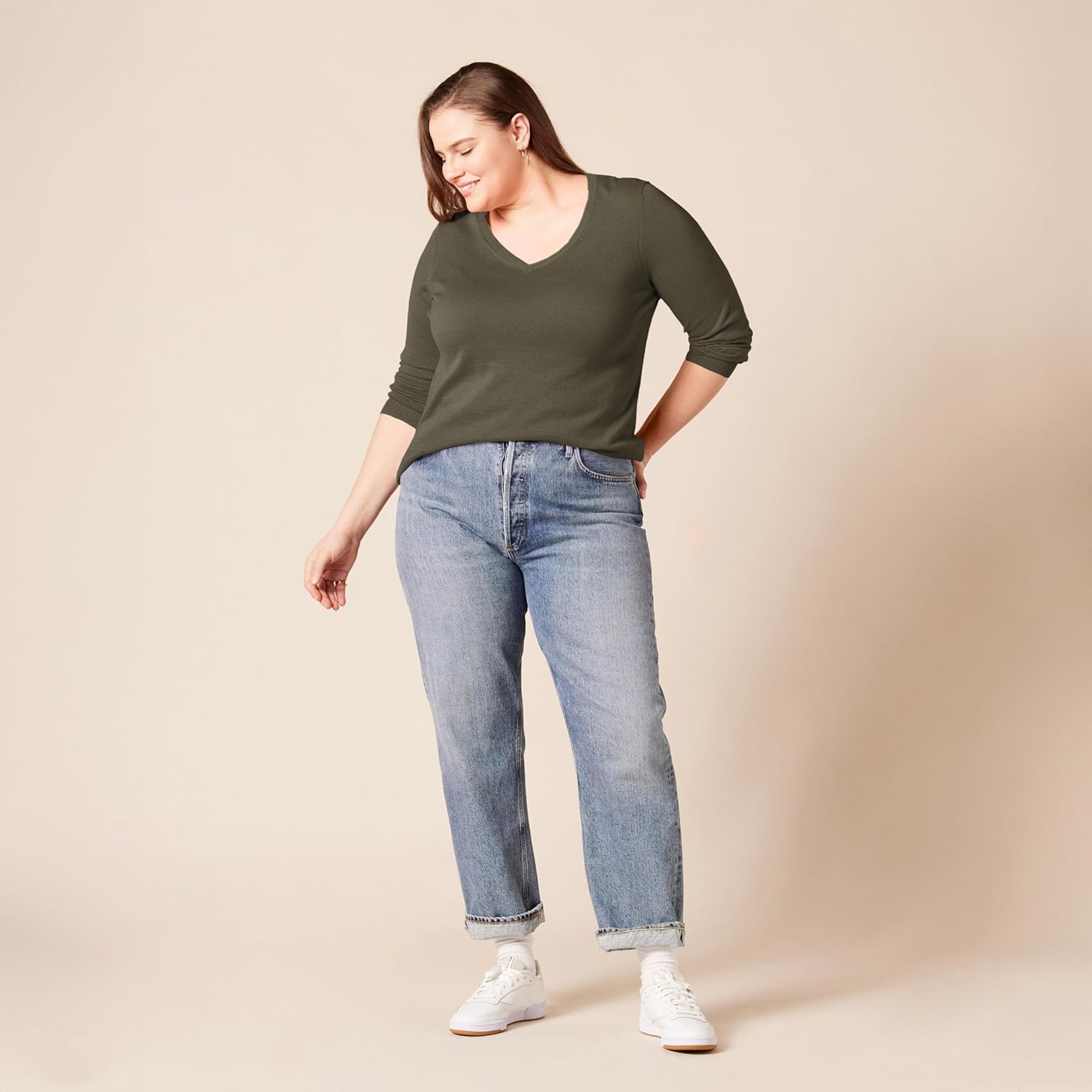 Amazon Essentials Women's Regular-Fit Lightweight Long-Sleeve V-Neck Sweater (Available in Plus Size) - Image 8