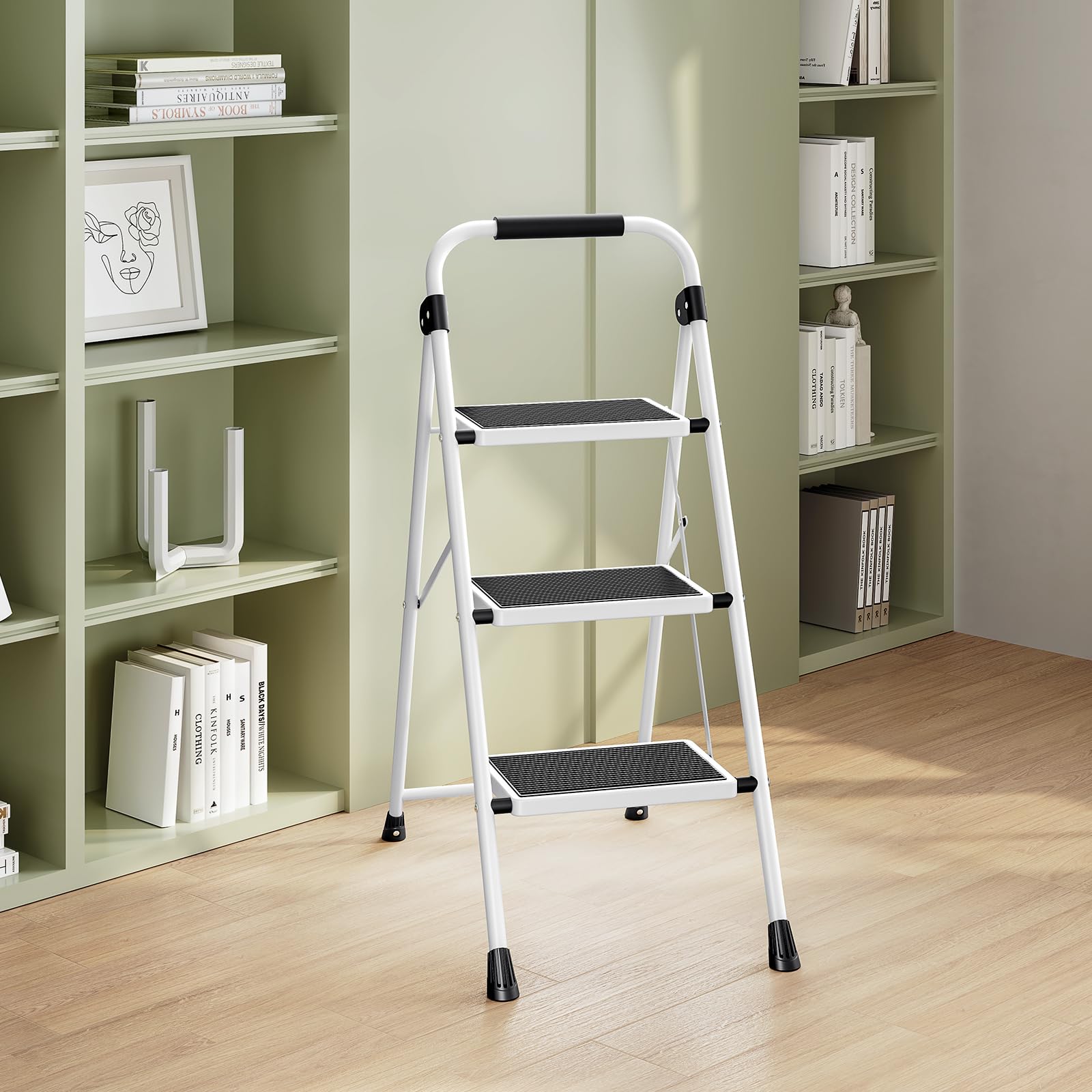 KINGRACK Escabeau 3 Marches, Escabeaux Pliant avec Marchepied Antidérapant et Large, Petit Marche Pied avec Poignée, Escabeaux en Acier Robuste, Léger et Portable, Blanc