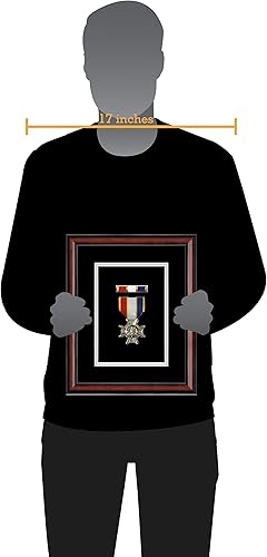 Miniatura 2 de Church Hill Classics Marco de exhibición de una sola medalla  con moldura Southport con paspartú negro y plateado de calidad de museo  Fabricado en