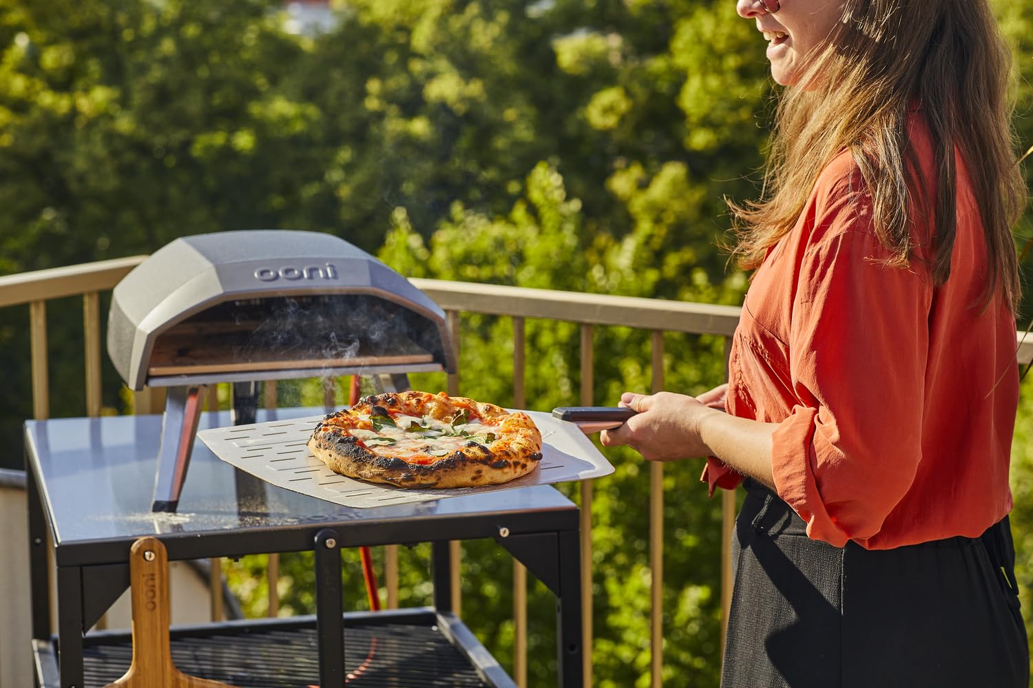 Ooni perforierte Pizzaschaufel 30 cm – Aluminium-Pizzaschieber mit langem Griff – Pizzaschaufel zum Schieben, Wenden und Herausnehmen von Pizzen Zubehör
