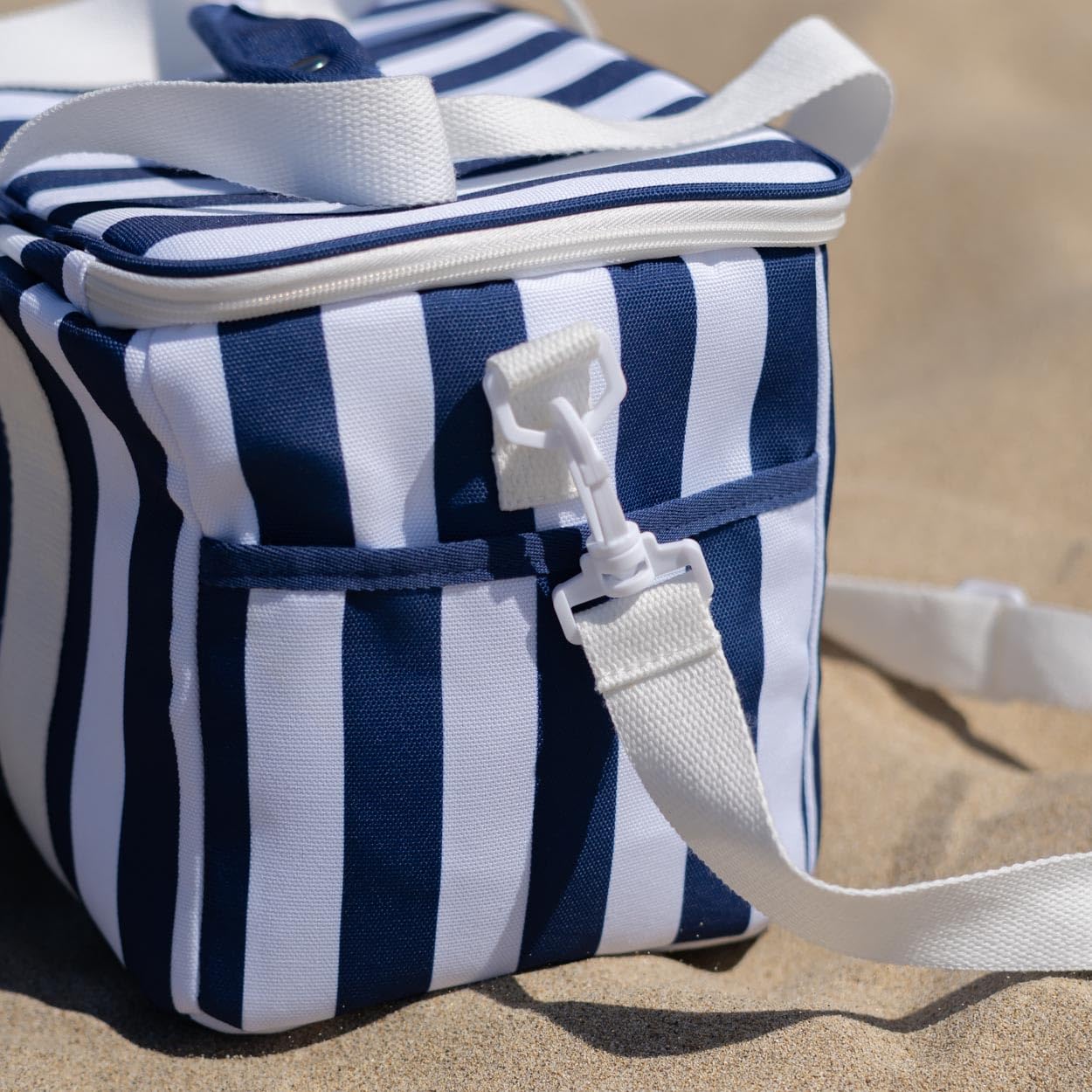Flamingueo Sac Isotherme - Pour la Plage, Piscine, Camping - Capacité 12L - Conserve le Froid 4 Heures - Nombreuses Poches - Doubles Poignées - Polyester - Bleu Marine