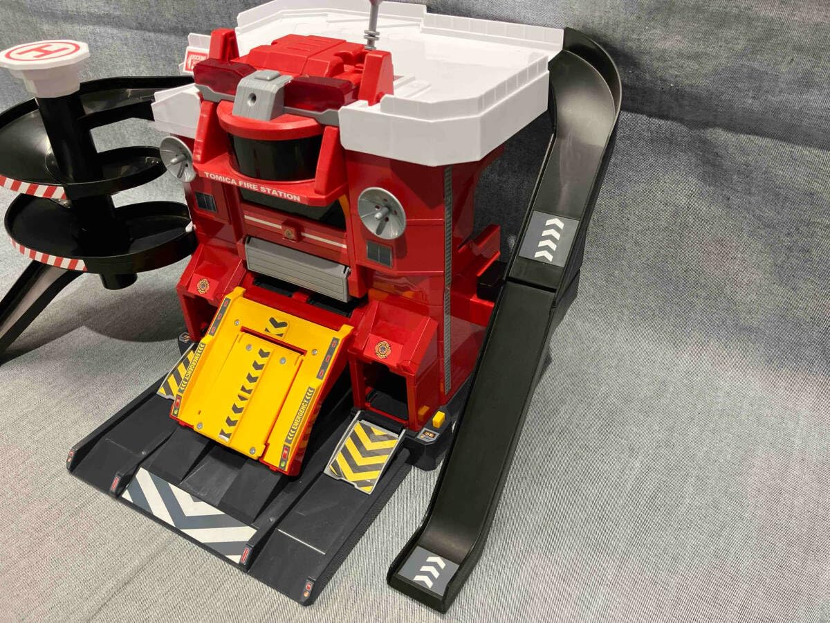 Amazon.co.jp: タカラトミー トミカ 無線でピピッと出動指令! 変形