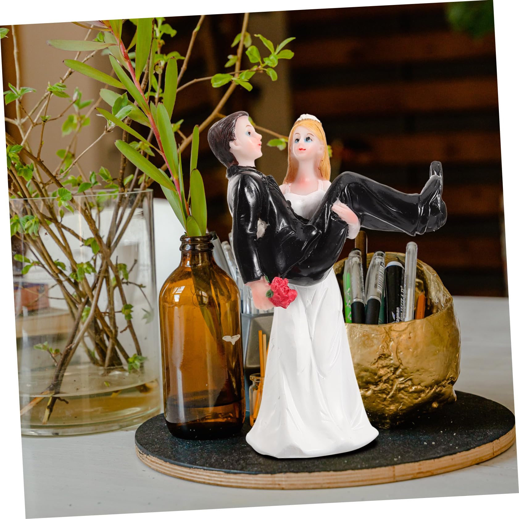 2stücke Braut Und Bräutigam Resin Statue Hochzeitsfigur Für Kuchen-Dekoration Romantisches Hochzeitsgeschenk Witziger Tortenaufsatz Schwarz-weiße Hochzeitspaar-Figurine