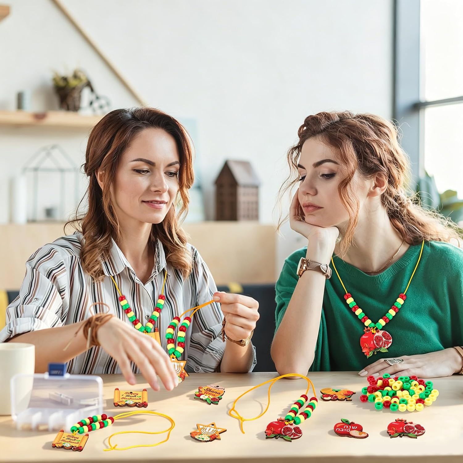 24 Sets Rosh Hashanah Bead Necklace Making Kit DIY Craft Kit with Shofars Apples Pomegranate Honey Pots Menorah Happy Rosh Hashanah Pendants Colorful Beads Rope for Jewish New Year Jewelry DIY Party