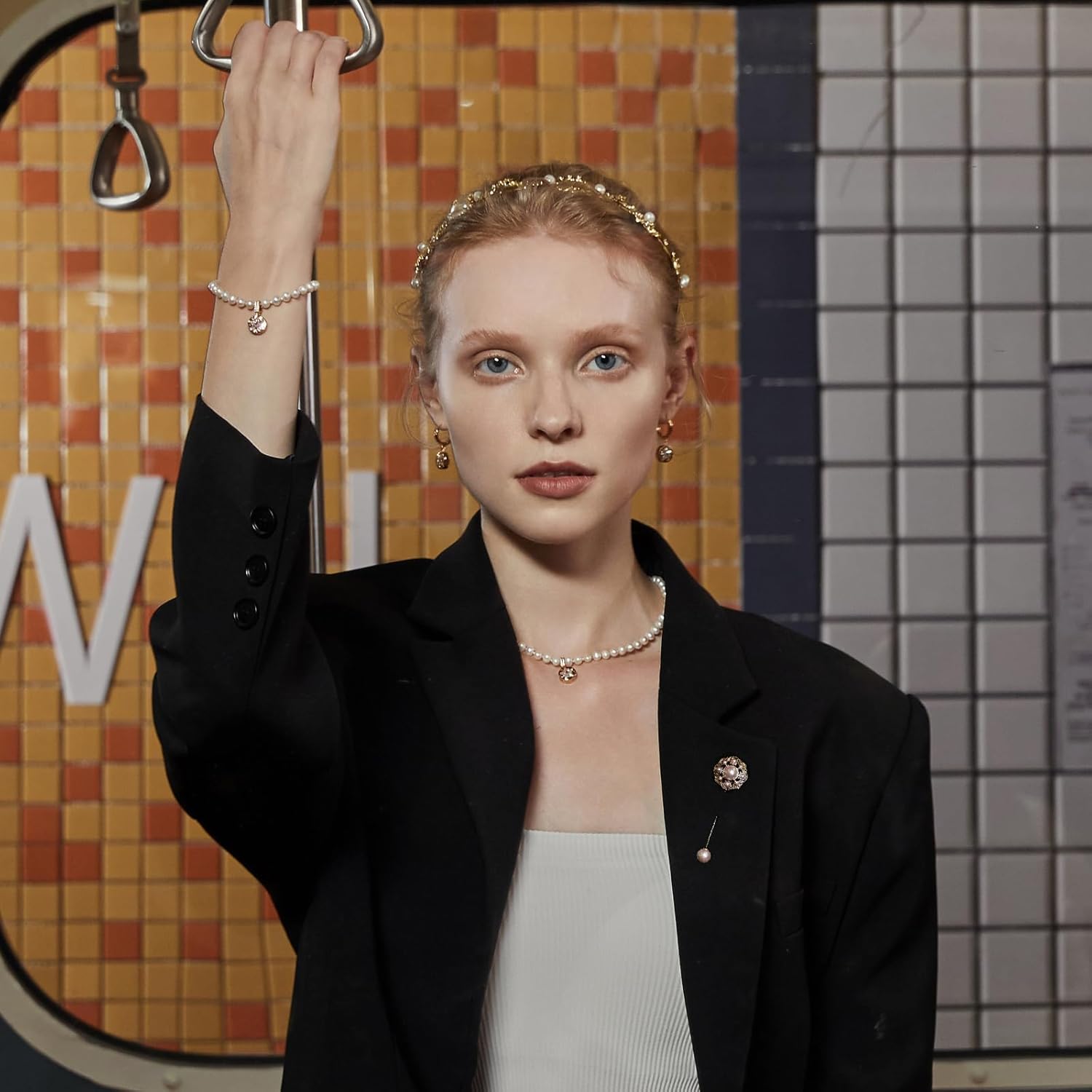 SHE'S FREE STYLE JUST FOR YOU [Versailles Dream] Vintage crown flower brooches and pins for women, Pearl brooch pins Metal Plating Process safety pins Baroque Style jewelry pins and brooches - Image 9