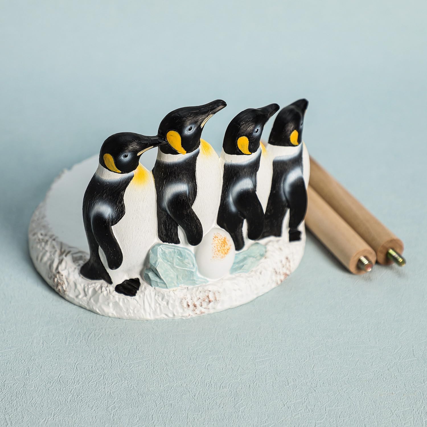 Colias Wing 3D Penguin and Egg Embossed Paper Towel Holder Stand, Resin Penguin Crafts Display for Kitchen Countertop,Table Top Restaurant Cake Shop Dessert Shop