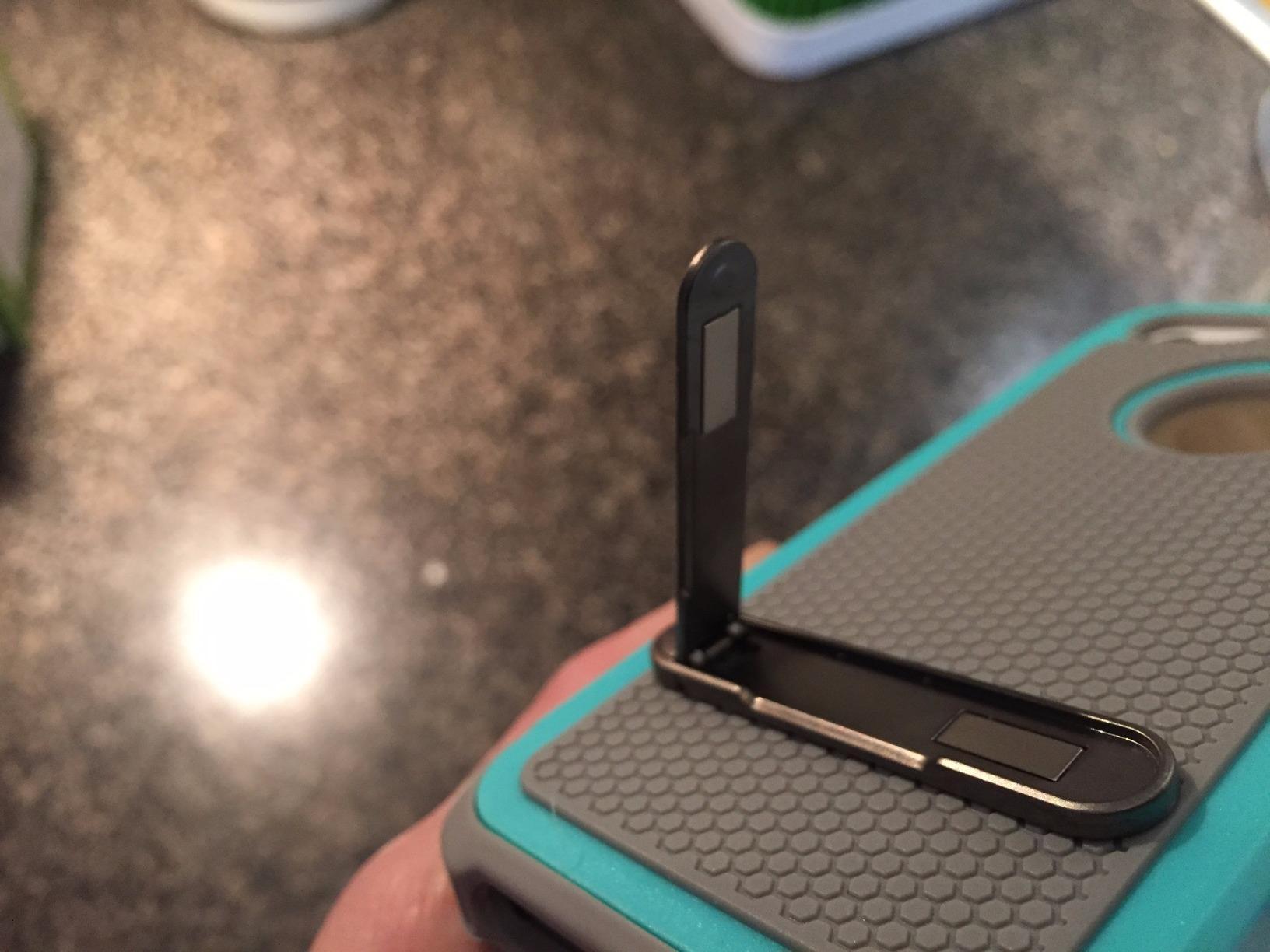 Well made, sleek and minimal design, does what it should!