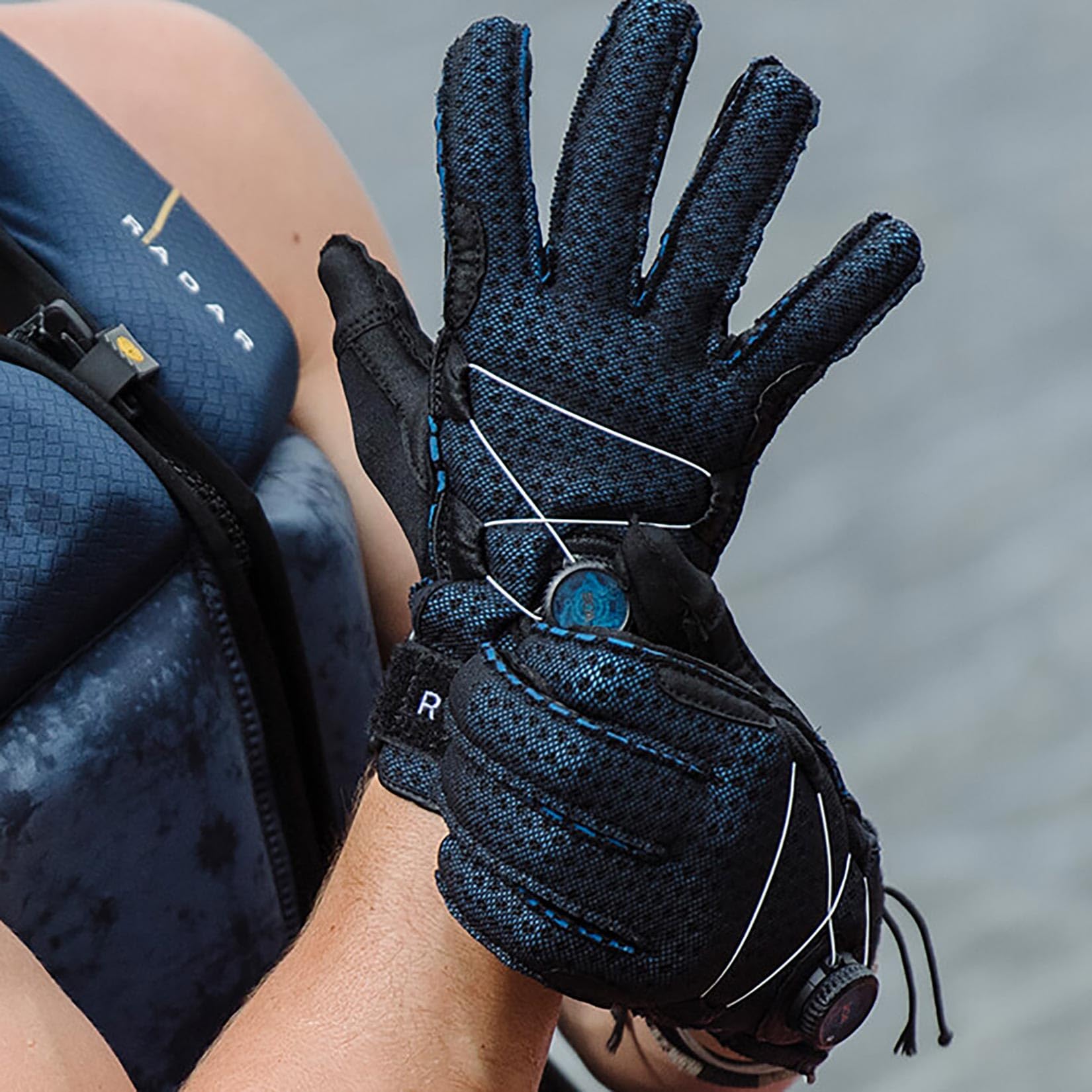 Radar Vapor-A Boa Gant de ski nautique Inside-Out Noir/bleu véritable Ariaprene L