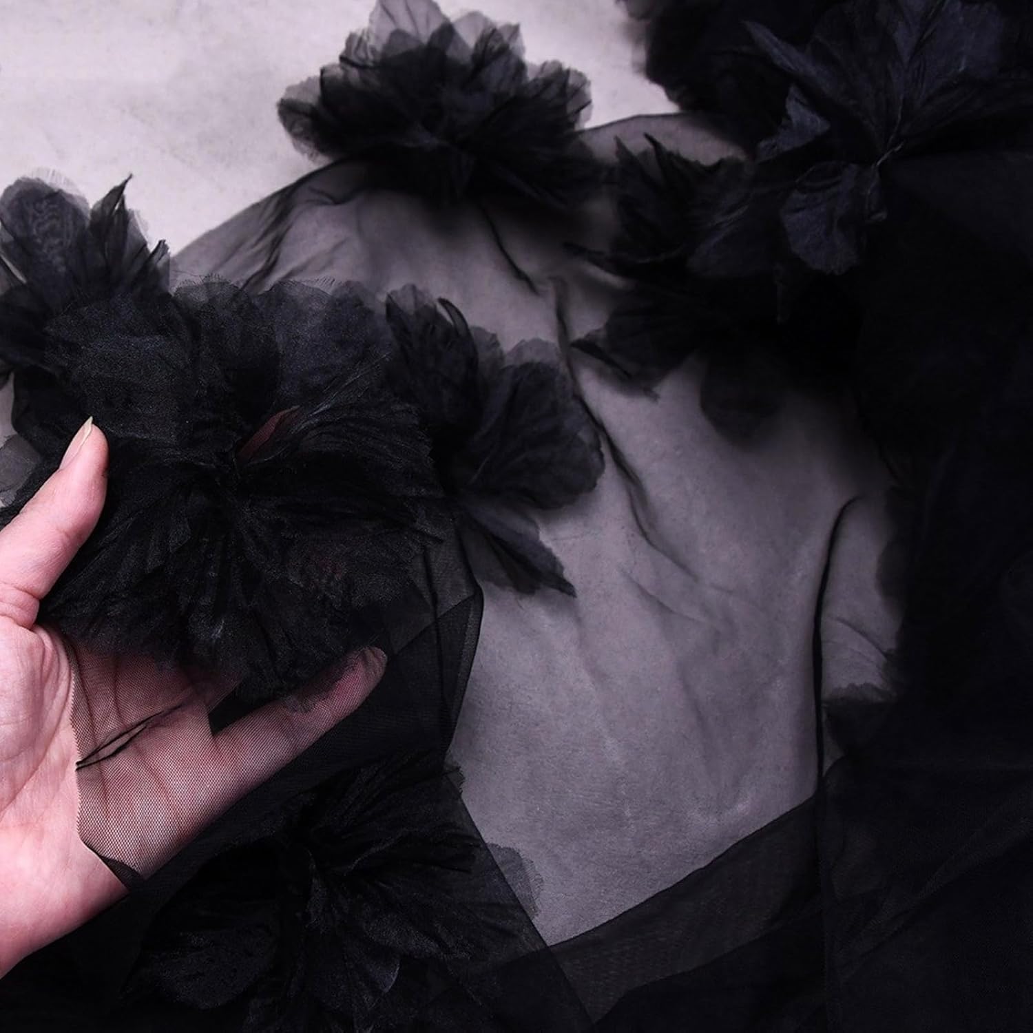 Bridal Veil Black Flowers Veils Short Wedding Veil Bachelorettes Party Veil with Comb for Wedding and Special Occasion