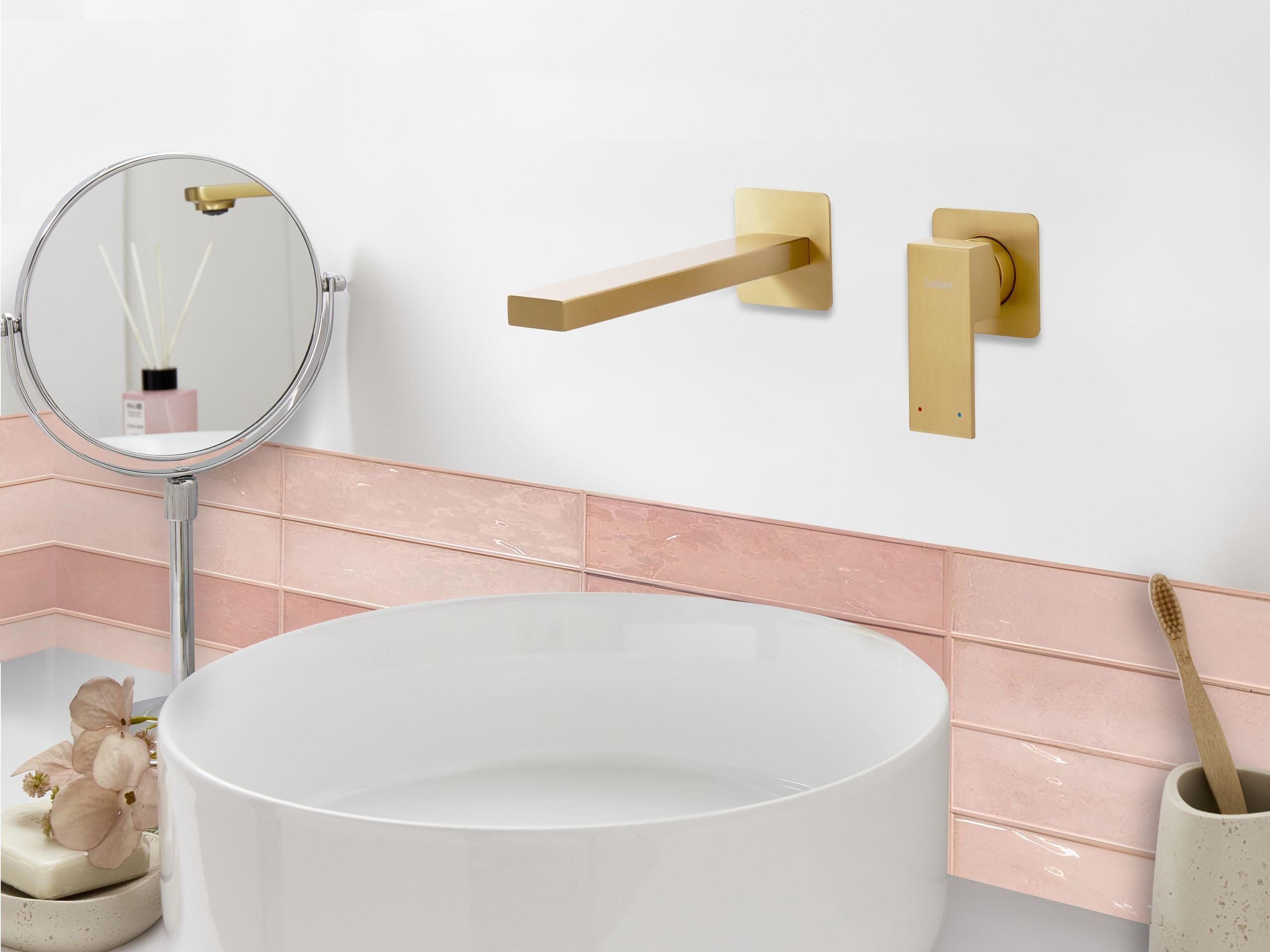 Grifo monomando de latón empotrado para lavabo en pared dorado Antofagasta