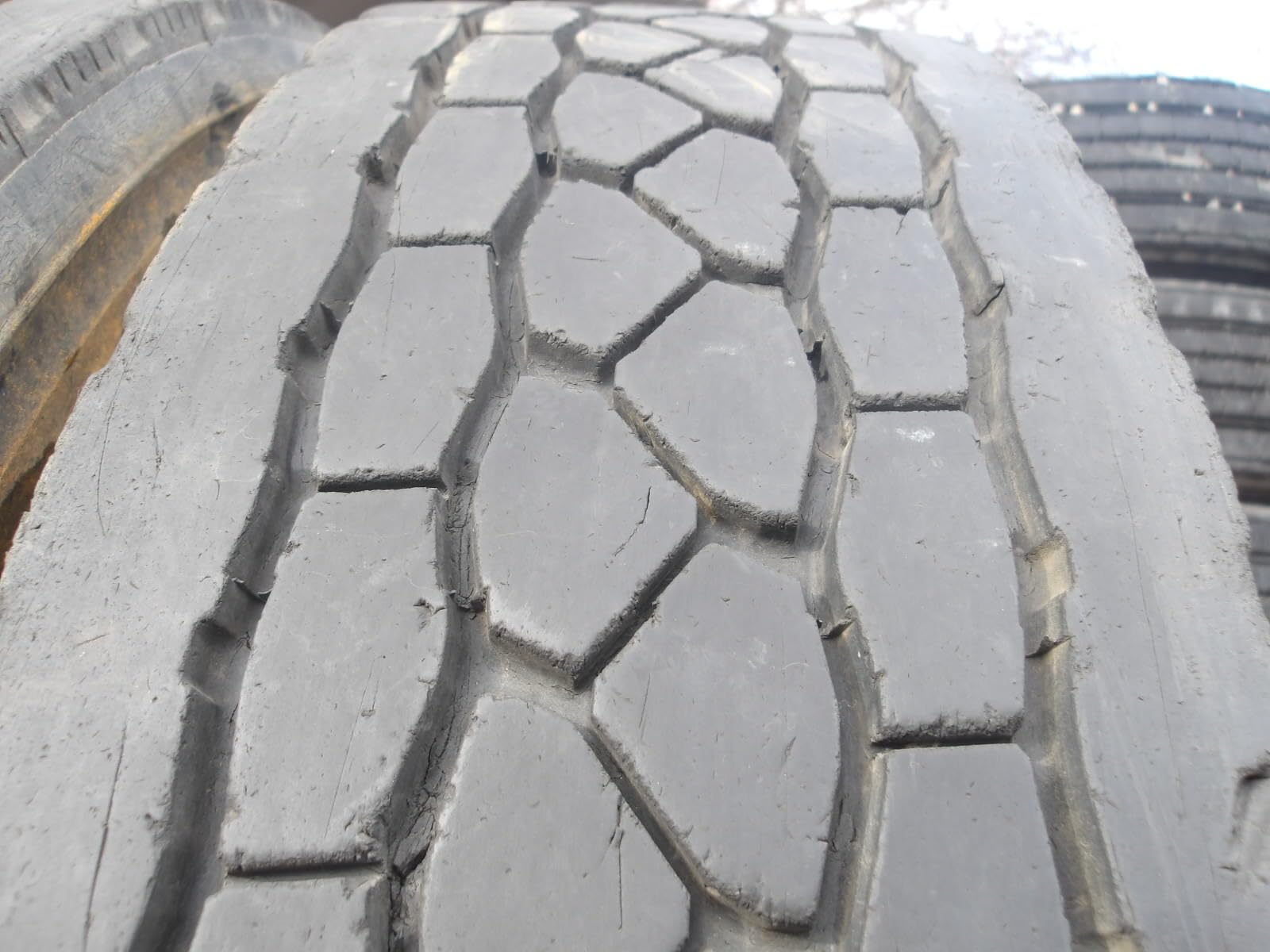 Amazon | O85-6 225/80R17.5 2本セット ミックス LT 123/122L