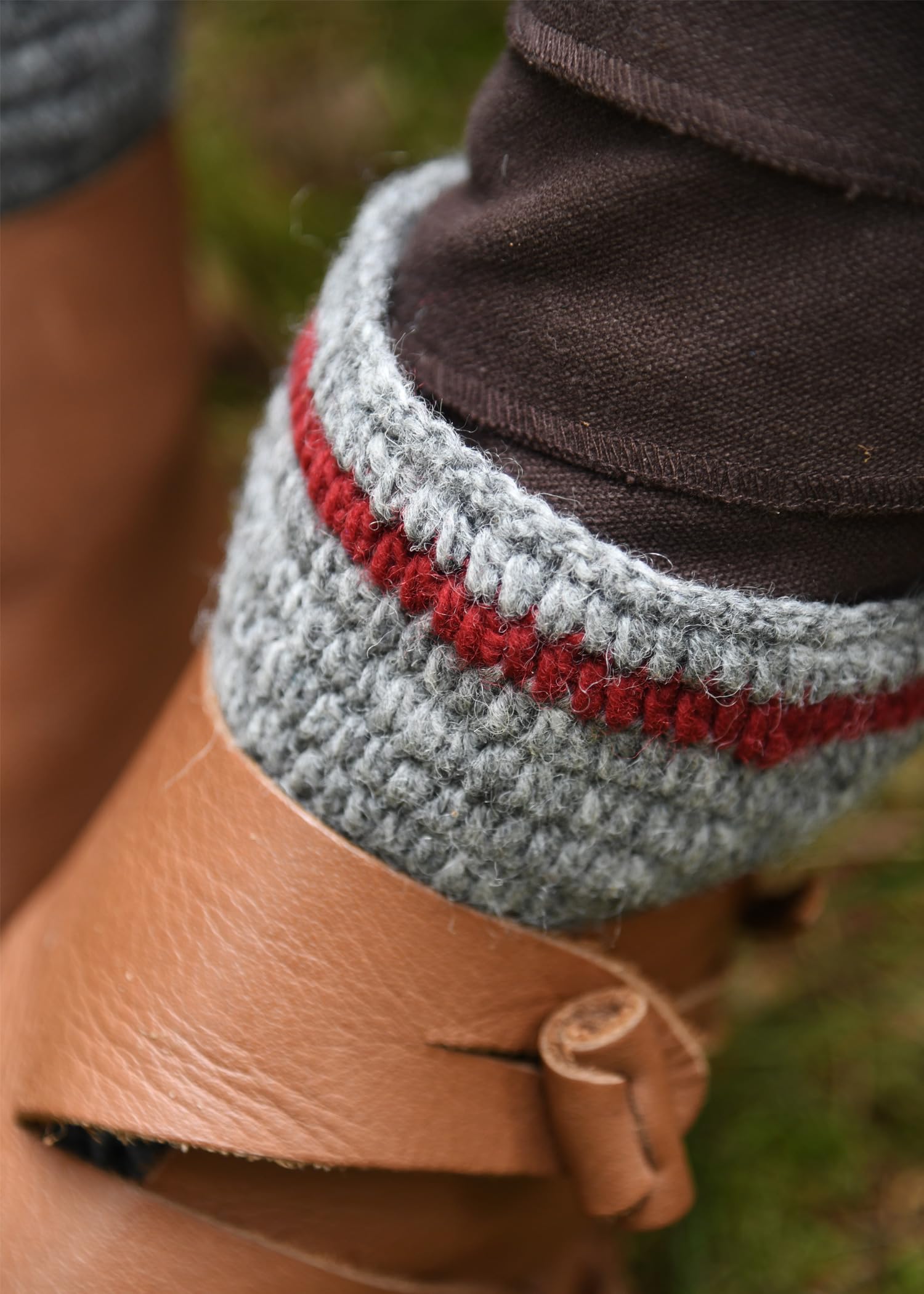 Ulfberth Gehäkelte Wollsocken, Wikinger Socken | Mittelalterliche Fußwärmer, für den Altag, Reenactment, LARP, Historische Darstellungen & Fantasy Cosplay
