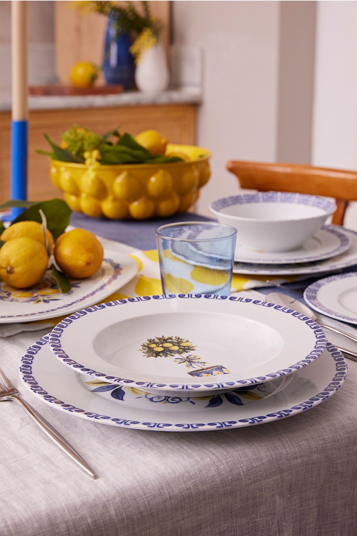 Elegante juego de vajilla de 26 piezas, 100% porcelana, color blanco/amarillo/azul, incluye platos, cuencos y platos, apto para lavavajillas y microondas