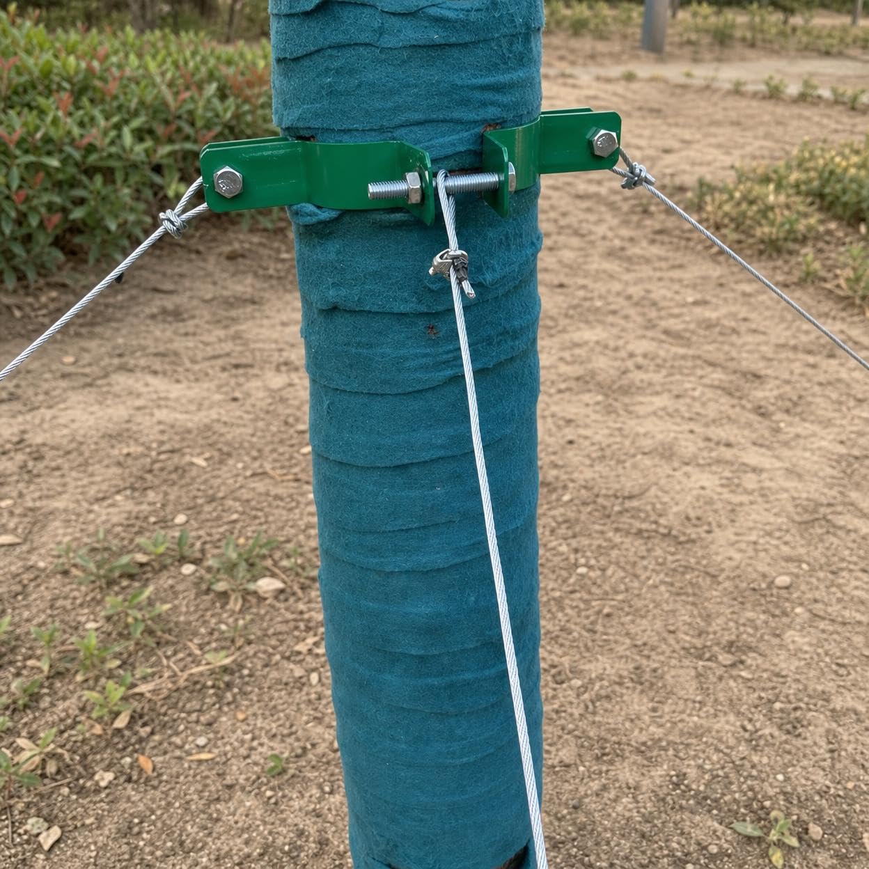 Kit Fijación para Árboles con Cuerda Metálica y Tensores - Protege Árboles Inclinados y Recién para Jardines, Color Original galvanizado, 4 Metros