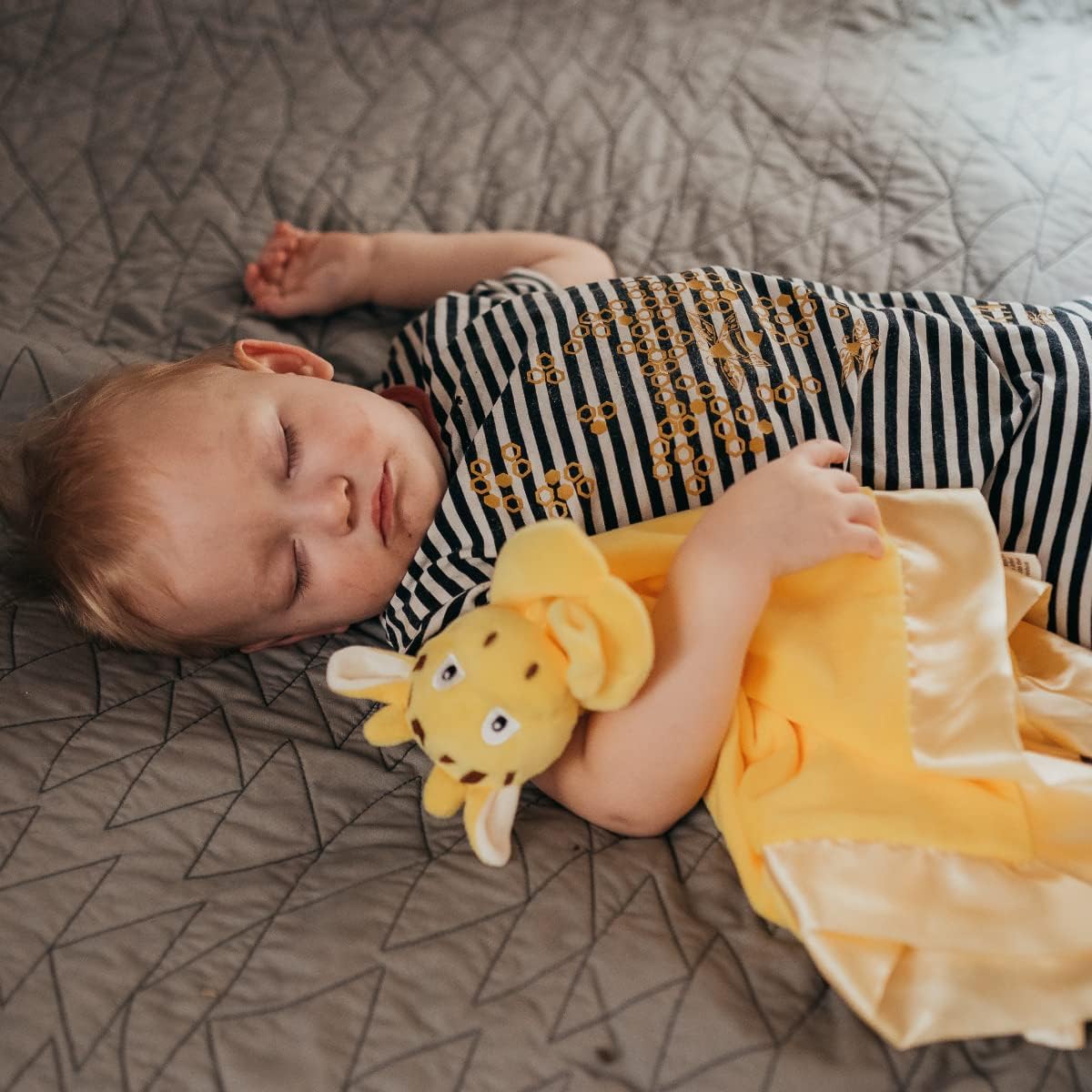 Giraffe Lovey Blanket for Baby | Large 20" x 20" Baby Lovey for Girls or Boys | Cute Giraffe Security Blanket for Babies and Toddlers