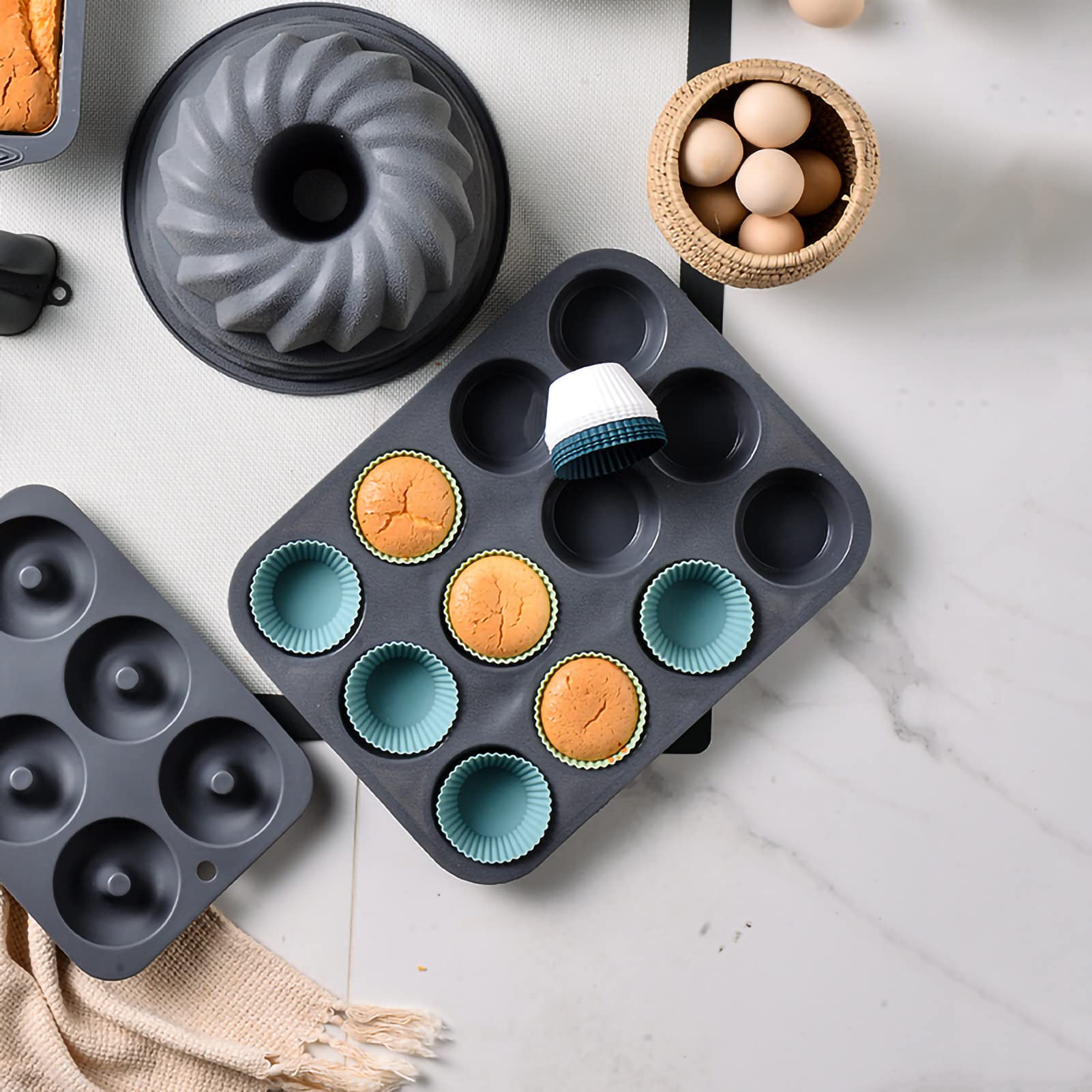 Moules à Muffins En Silicone - 24 Pièces - Antiadhésifs, Réutilisables, 4 Couleurs - Parfaits Pour Cupcakes, Desserts & Pudding