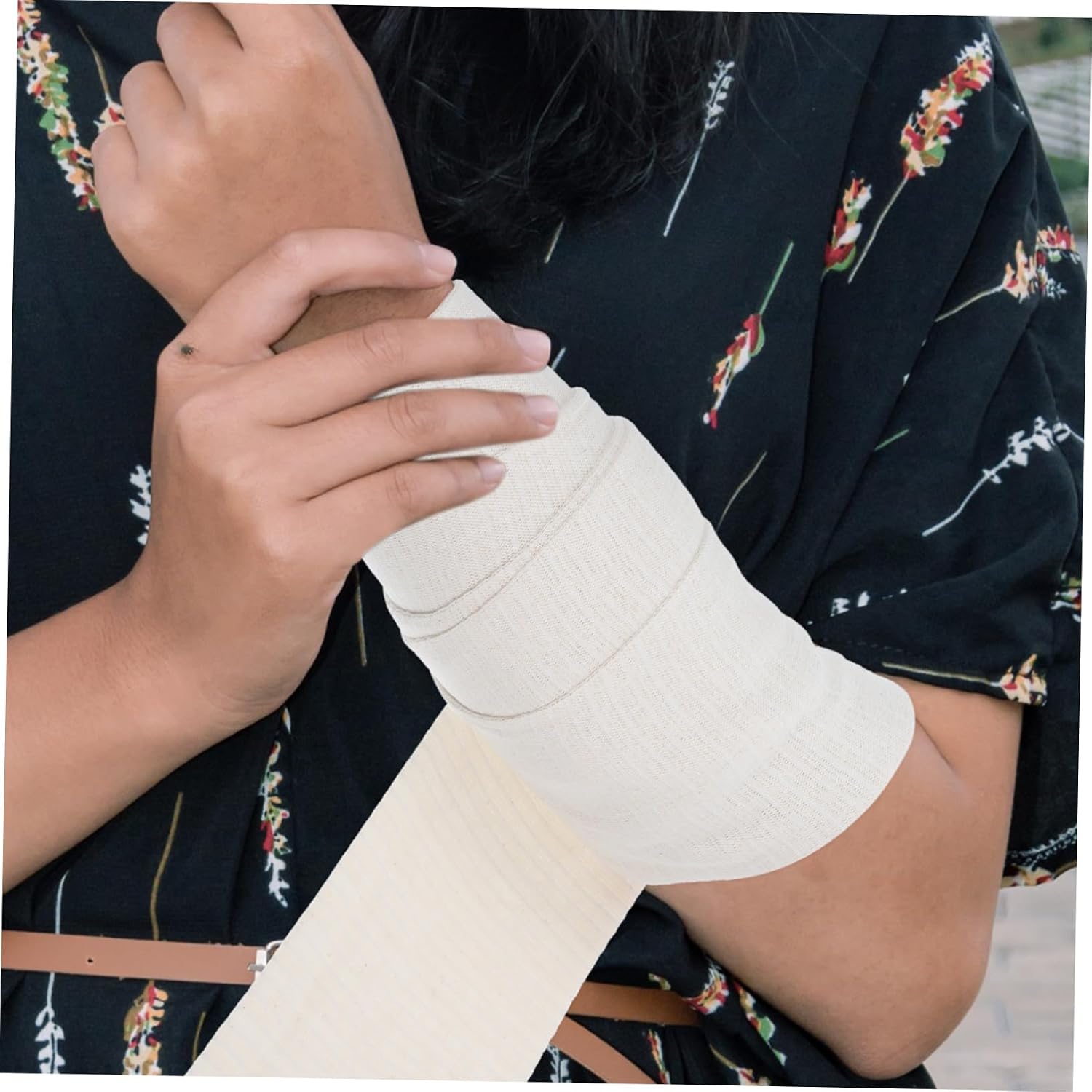 Vaguelly Elastic Cotton Stockinette Tubular Bandages 1 Roll Breathable Support for Arms and Legs Flexible and Easy to Use for First Aid for Post-Surgery Recovery