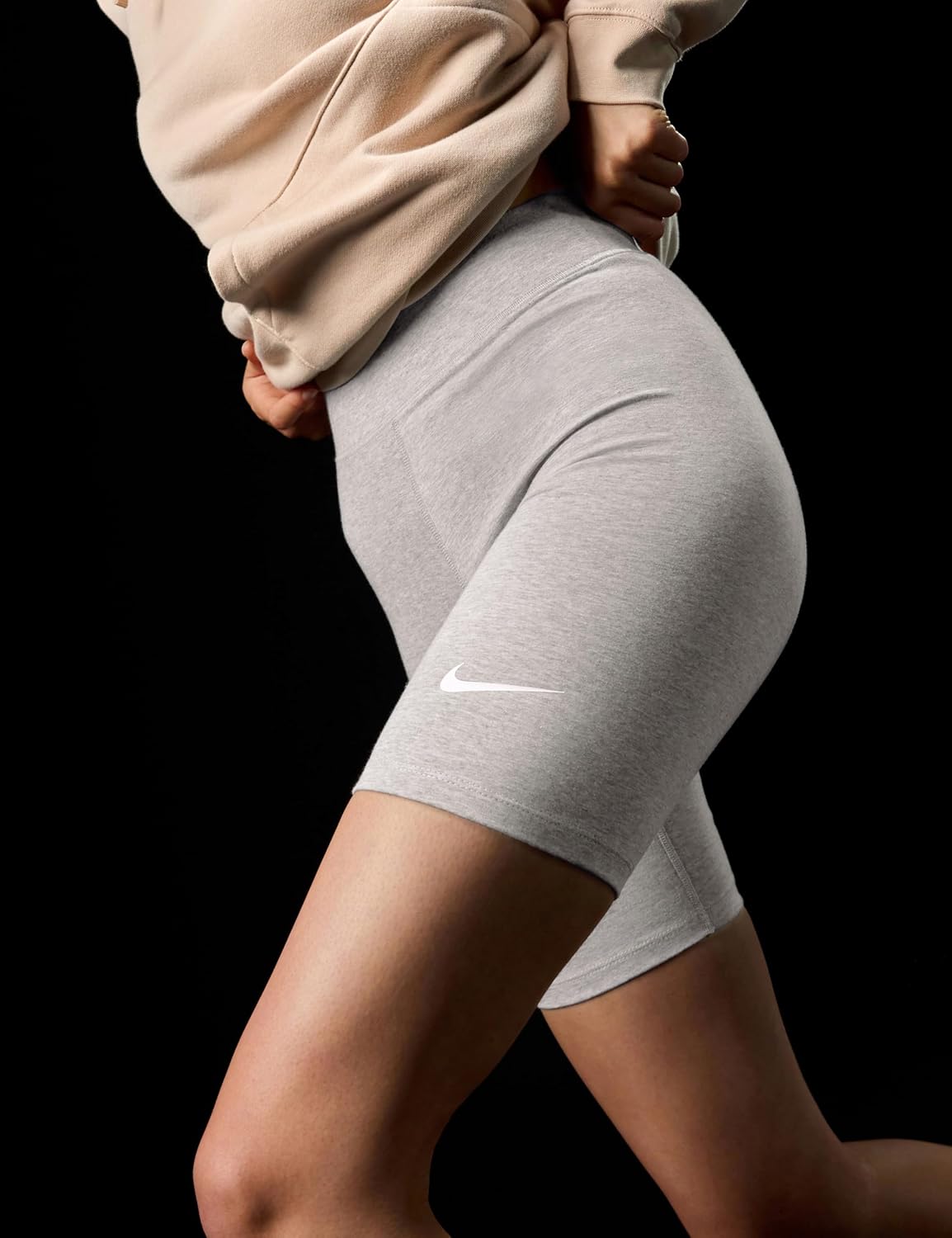 Nike Women's Sportswear Classic High-Waisted 8" Bike Shorts