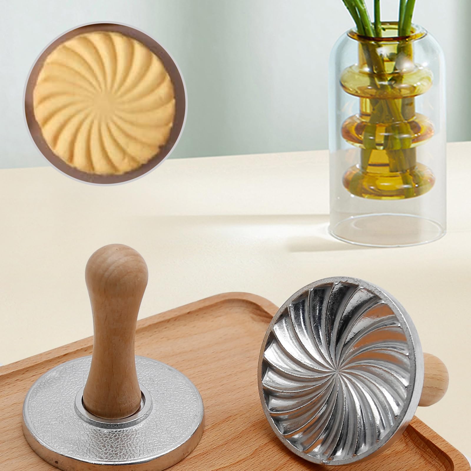 Hoypeyfiy 6 sellos de galletas para hornear, sellos geométricos de cítricos y emojis con mango de madera dura natural, molde redondo de metal de 3 pulgadas para pasteles, pasteles, horneados