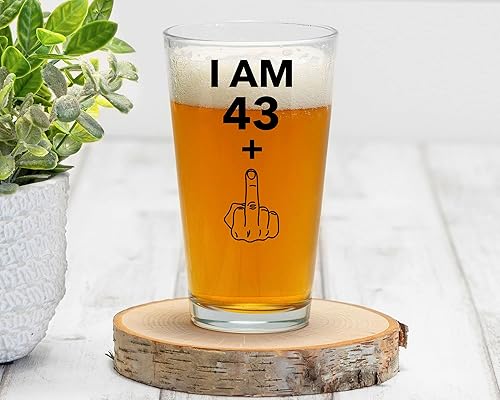 Miniatura 3 de Vaso de cerveza con texto en inglés "Happy Birthday" "I Am 43 Plus 1 vaso de cerveza de 16 onzas, divertido vaso de cerveza de dedo medio para