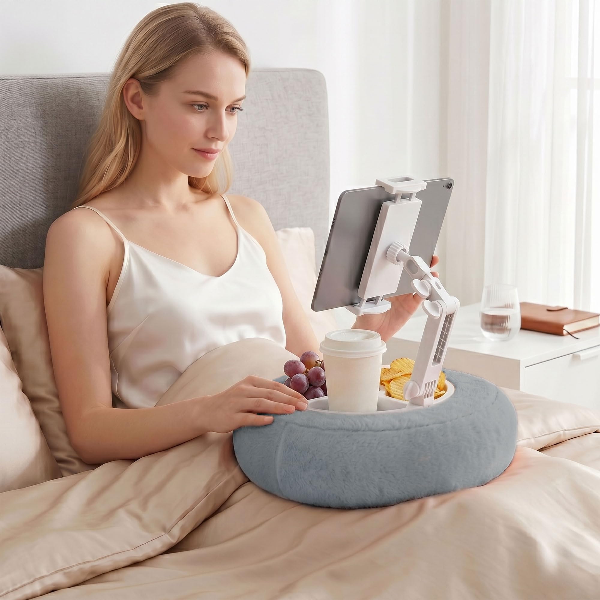PlusAcc Cuscino per Kindle con 3 ciotole per snack – Cuscinetto porta-tablet, regolabile 360° per l’uso in grembo, supporto lettura mani libere per Kindle, Kobo, tablet, lavabile (Grigio)