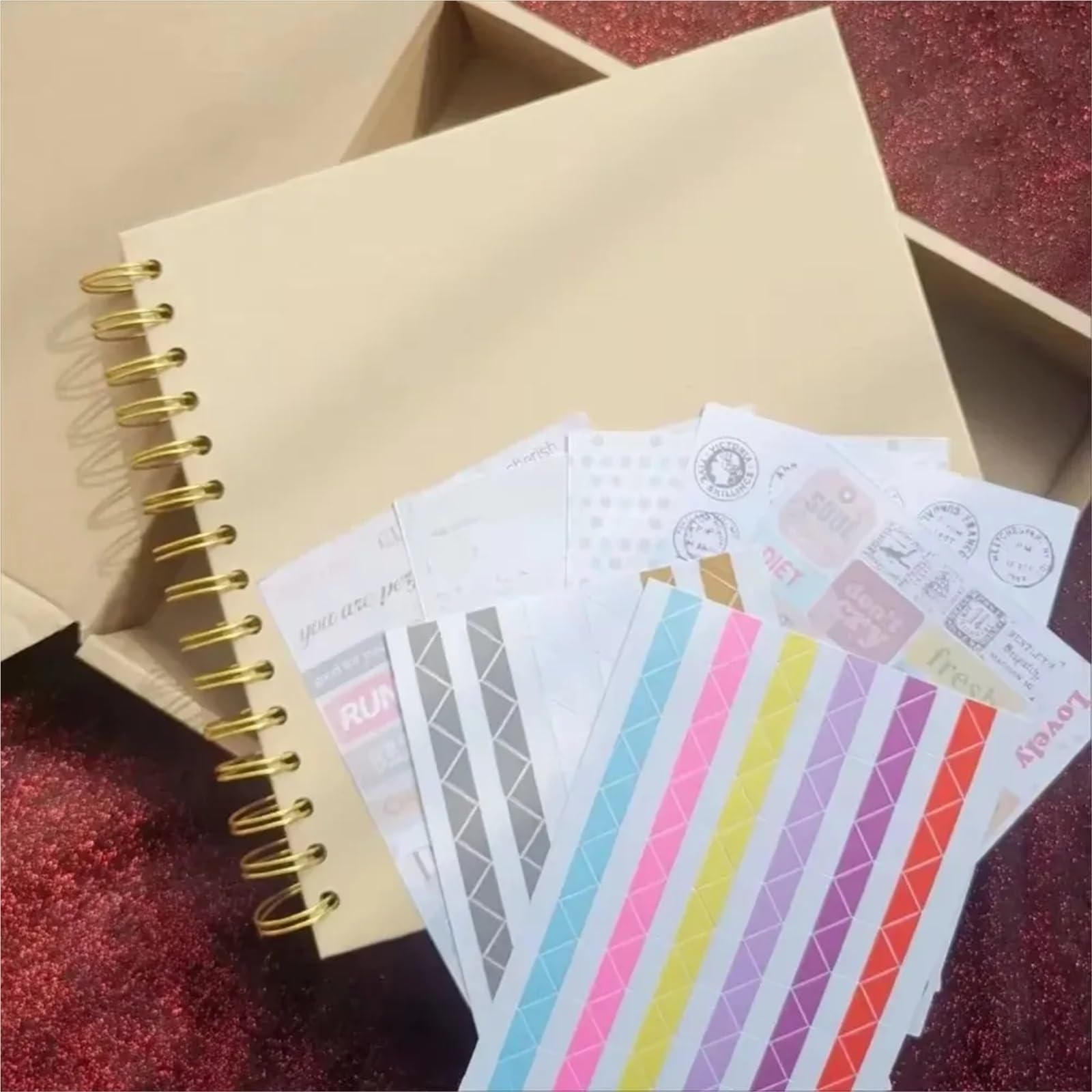 8 Zoll DIY Scrapbook Album 40 Seiten Hardcover Kraftpapier Scrapbook Fotoalben Erinnerungsbuch for Hochzeit und Jahrestag Familie Geeignet Für Fotos, Postkarten, Karten(Khaki)