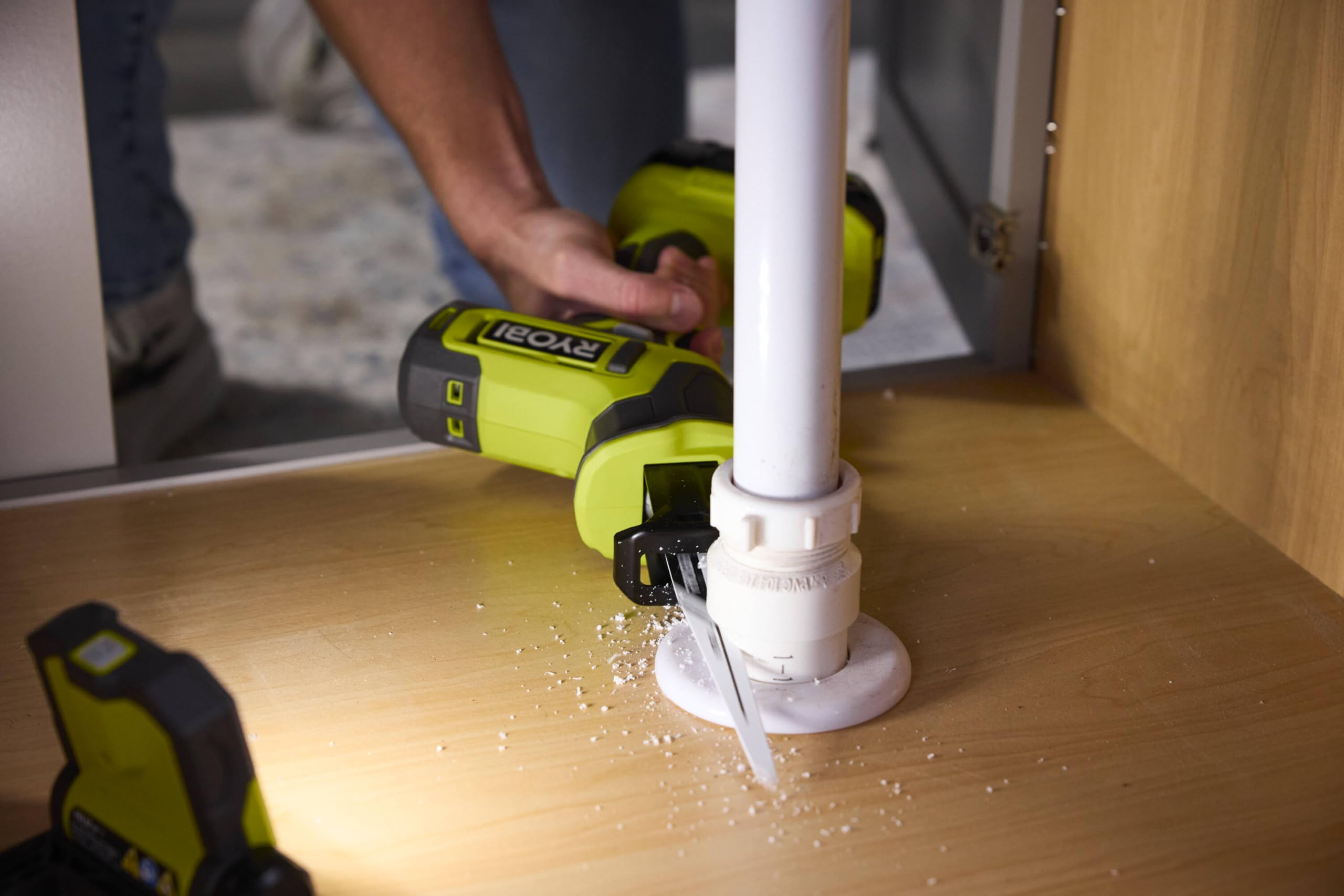 RYOBI Sierra sable ONE+ R18RSC-1C20GP de 18 V, incluye batería y cargador