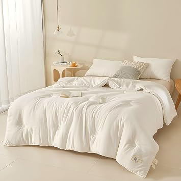 Grade a Soft Quilts are Filled cottonseed Protein and Soy Fiber. Soft and Breathable, with a Moderate Thickness. Four Seasons (68 x 86 /86 x 95). (Winter, 68 x 86)