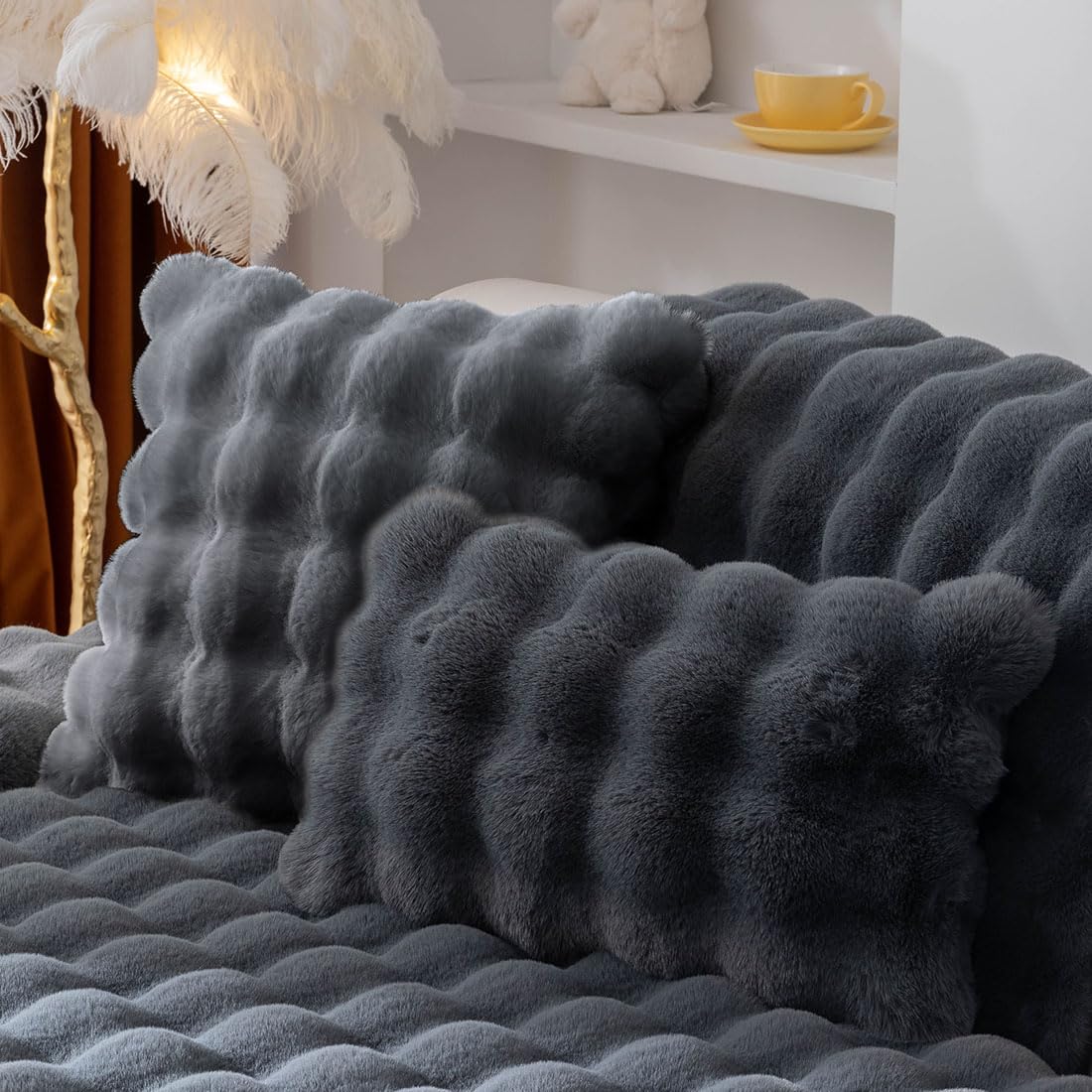 Housse de coussin fausse fourrure pour canapé cosy et soirées d'hiver cocooning en lot de 2