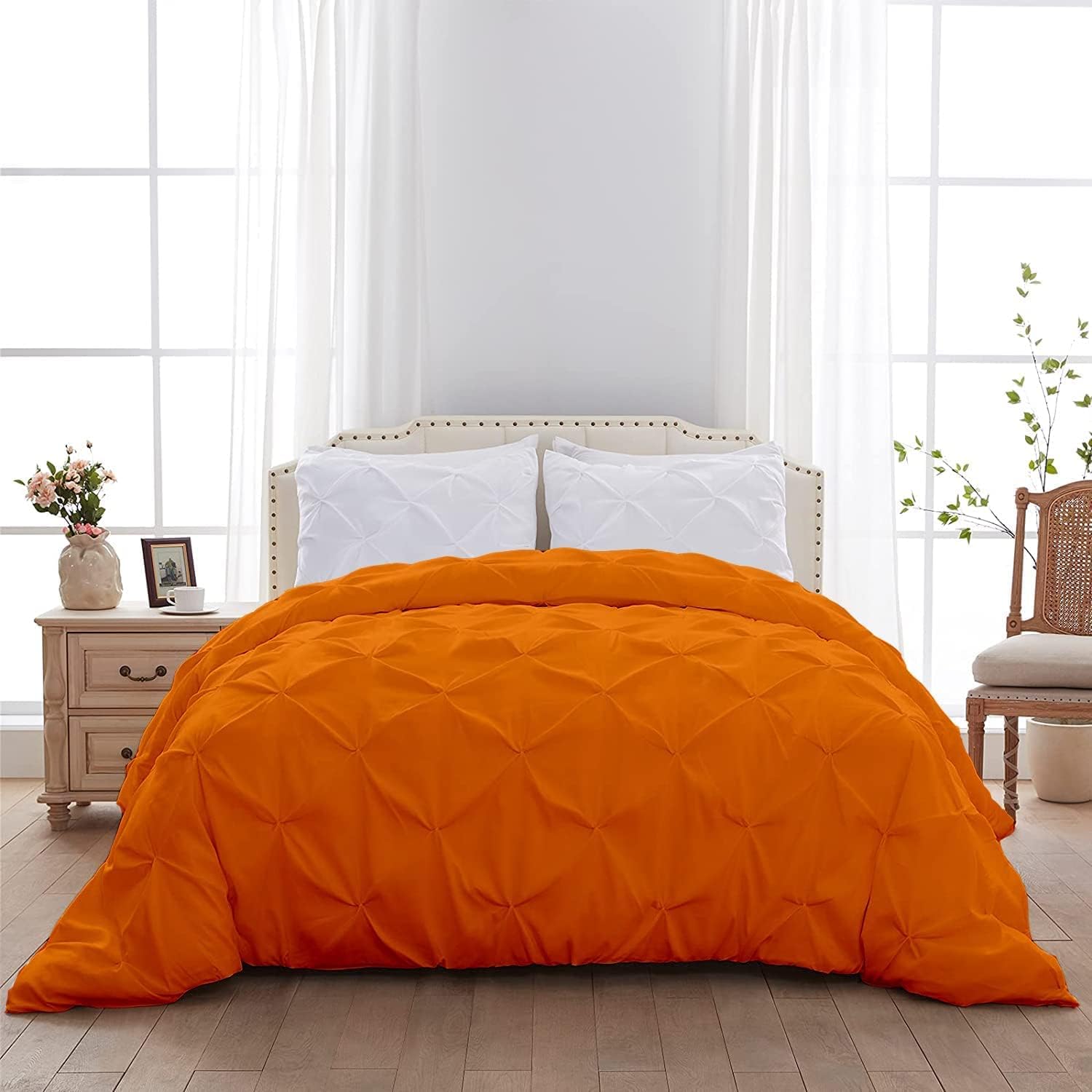 1 PC Pinch Pleated Duvet Cover - White Oversized King (116'' x 98'') 100% Egyptian Cotton 600 Thread Count Zipper & Corner Ties Beautiful Pintuck Design Warm Down Alternative Duvet Cover Only