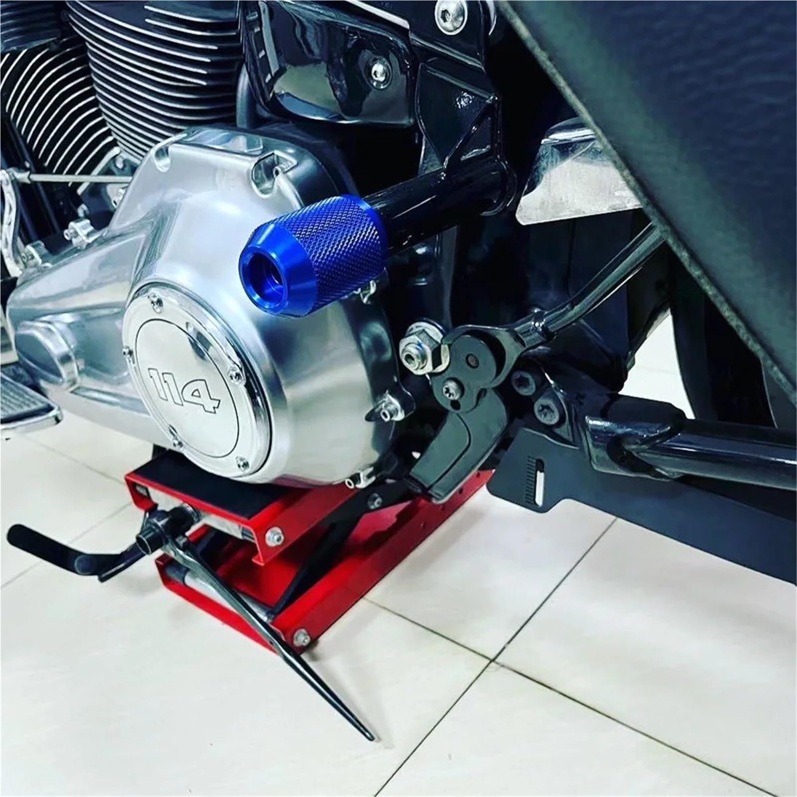 Blokowanie wlewu paliwa Uniwersalne suwaki osłony sakwy i pasujące do Harley M12 Korek wlewu paliwa do motocykla(Black A)