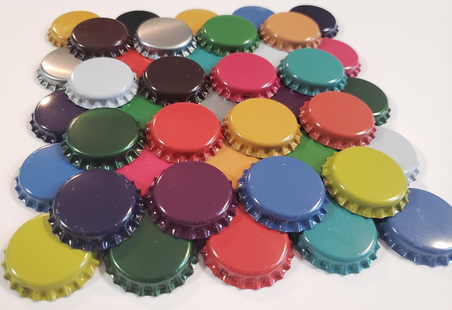 100 Colored Beer Bottle Caps, Crown Caps for Brewing, Homebrewing Blue Red Orange Yellow Silver Green White Black Brown Uncrimped/Crimped/Flattened (100 New/Uncrimped For Brewing)